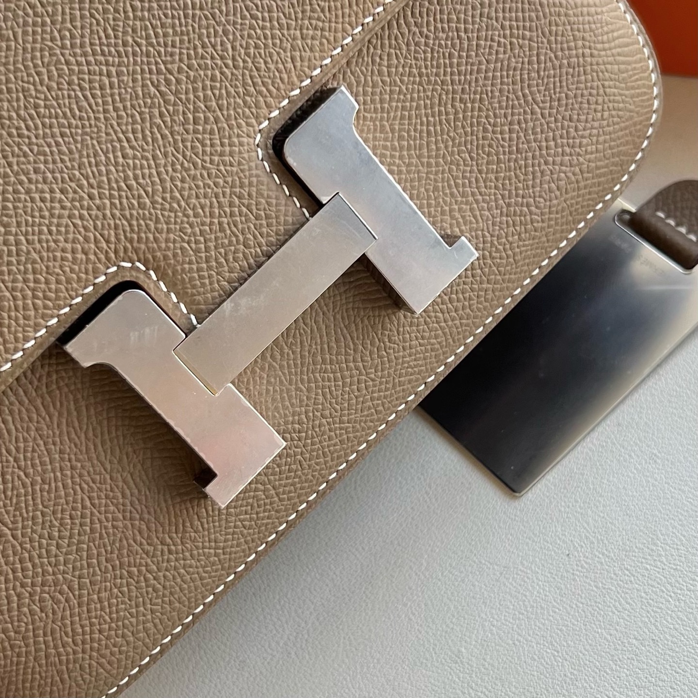 In stock Constance 1-18 mirror style🪞Epsom Color: Ck18 elephant gray Etoupe fully handmade wax stitching Silver buckle Stock - Image 2