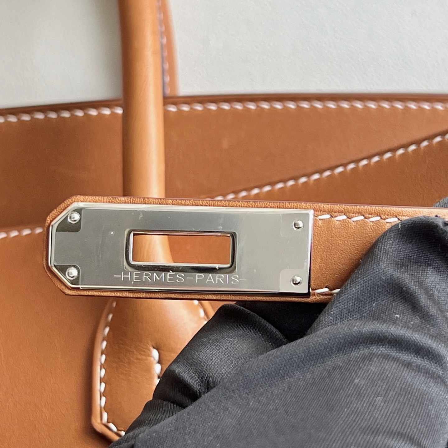 Birkin 35cm Barenia plain saddle leather Color: 34 original colors, silver buckle, fully handmade wax stitching Original hardware hand-engraved PHW customized✈️ - Image 8