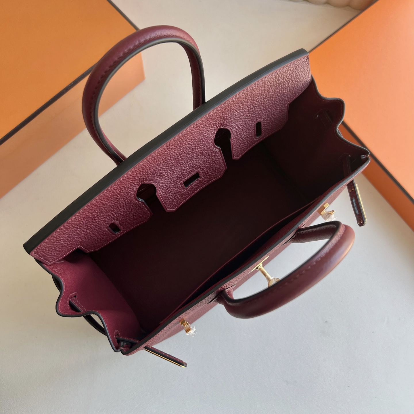 Birkin 25cm Togo original calfskin imported from Germany Color: 55 Hermès red Rouge H, fully handmade wax stitching Gold buckle customized✈️ - Image 6