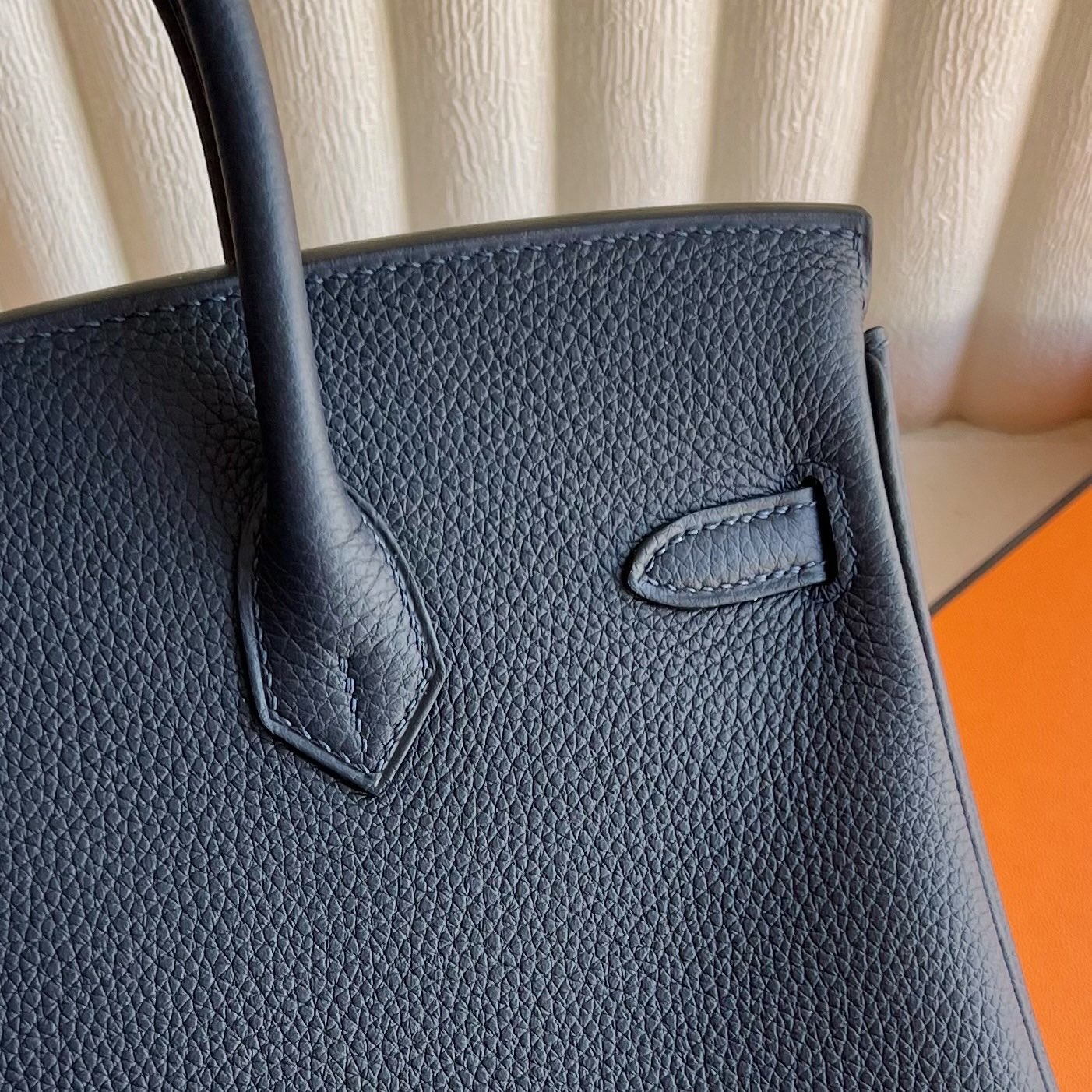 Birkin 25cm Togo original calfskin imported from Germany Color: 2Z Midnight Blue Blue Nuit Fully handmade wax stitching Original hardware hand-engraved silver buckle customized✈️ - Image 5