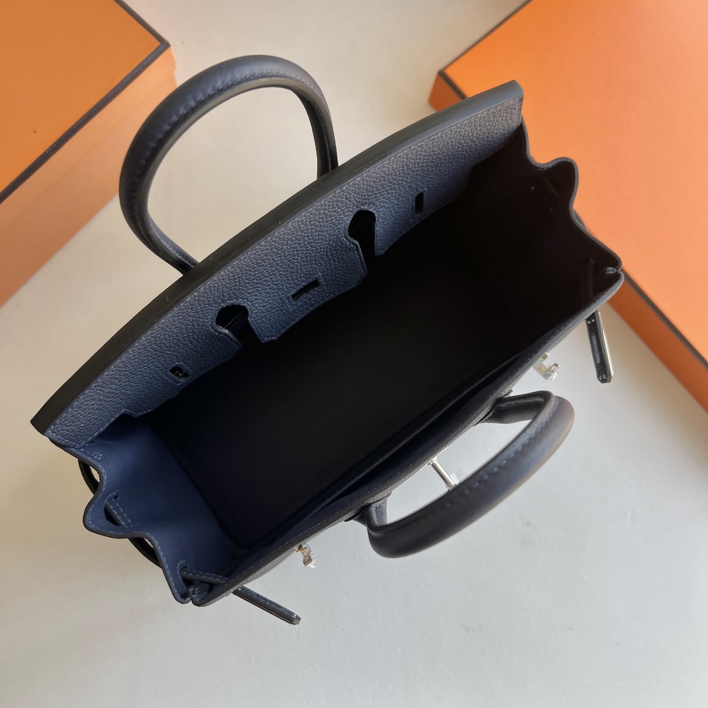 Birkin 25cm Togo original calfskin imported from Germany Color: 2Z Midnight Blue Blue Nuit Fully handmade wax stitching Original hardware hand-engraved silver buckle customized✈️ - Image 6