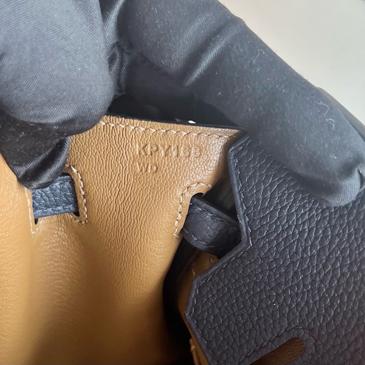 Spot Birkin 25cm Togo original German imported calfskin Color: 2Z midnight blue with Weimaraner beige inside, fully handmade wax stitching Original Hardware Hand Engraved Phw Stock - Image 5