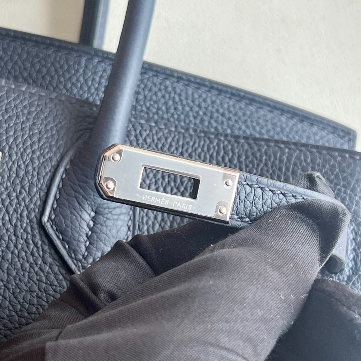 Spot Birkin 25cm Togo original German imported calfskin Color: 2Z midnight blue with Weimaraner beige inside, fully handmade wax stitching Original Hardware Hand Engraved Phw Stock - Image 7