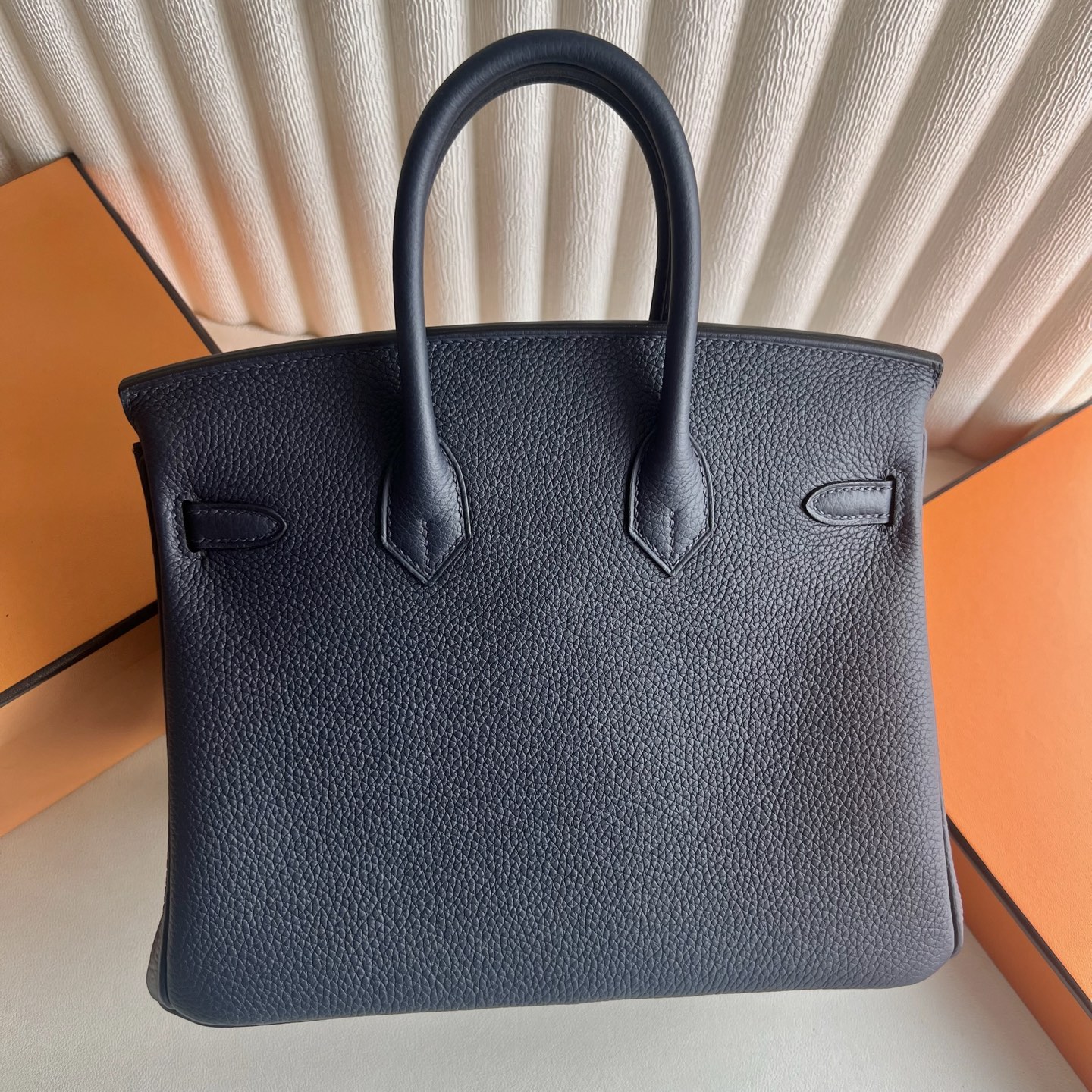 Spot Birkin 25cm Togo original German imported calfskin Color: 2Z midnight blue with Weimaraner beige inside, fully handmade wax stitching Original Hardware Hand Engraved Phw Stock - Image 8