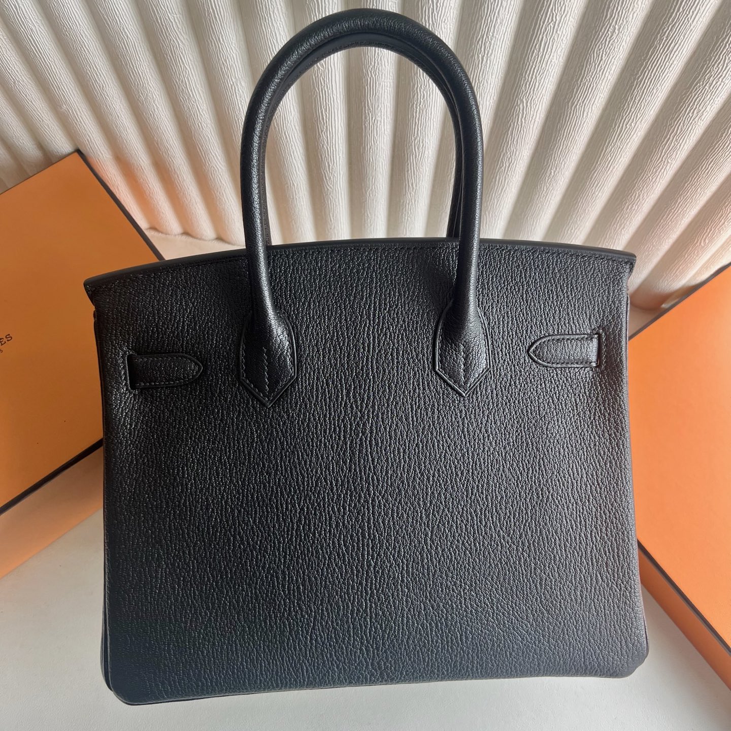 Birkin 30cm Chever original goatskin imported from Germany Color: 89 black with L3 rose purple inside, fully handmade wax stitching Original hardware hand-engraved gold buckle customized✈️ - Image 4