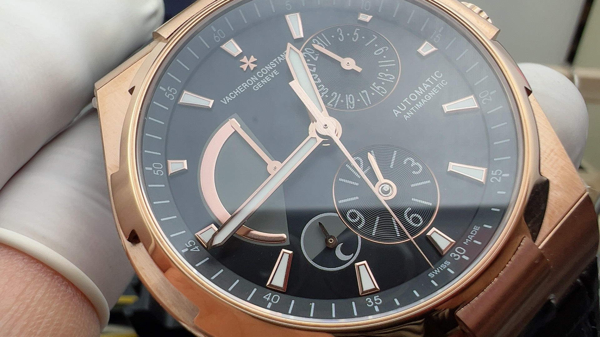 TWA rose gold leather geography master - Image 3