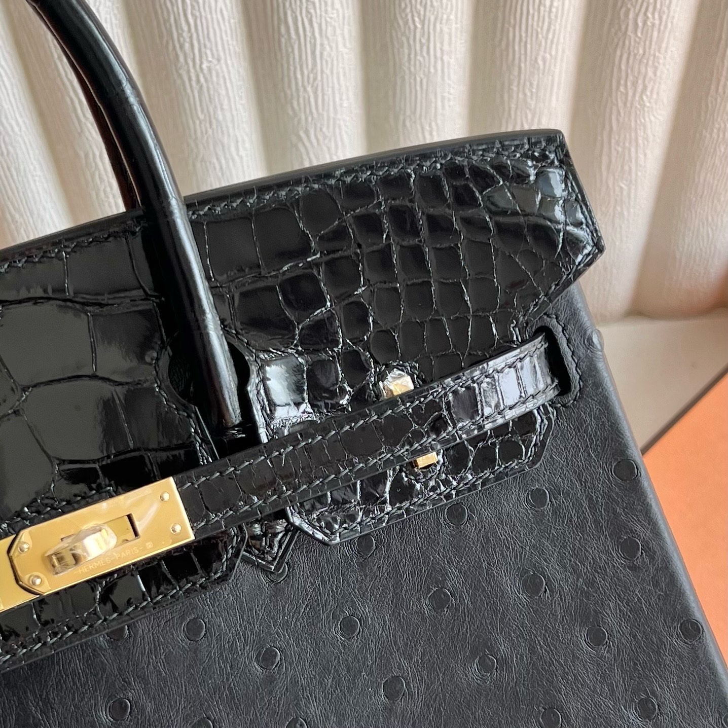 Birkin 25cm Ostrich/Shiny Alligator Crocodile Original KK ostrich leather combined with original HAC crocodile Color: Ck89 black Noir Ghw fully handmade wax stitching Gold buckle customized✈️ - Image 2