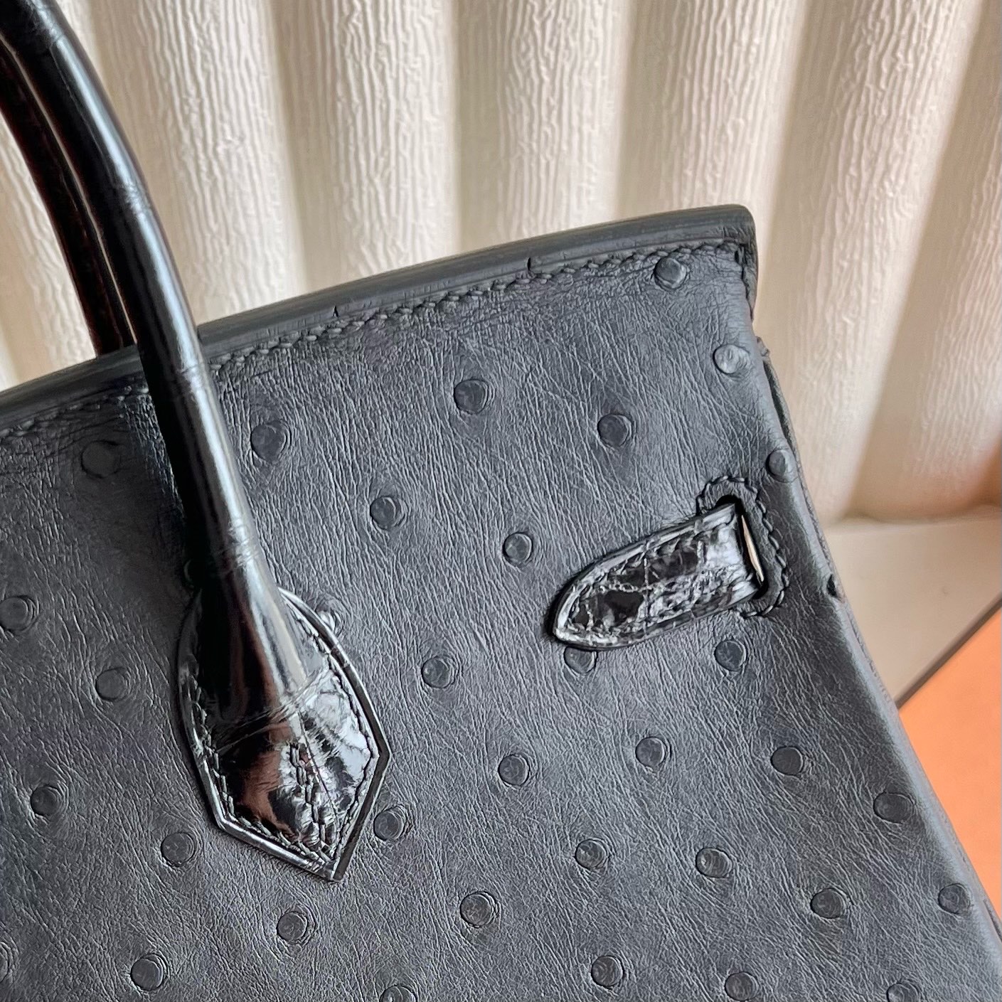 Birkin 25cm Ostrich/Shiny Alligator Crocodile Original KK ostrich leather combined with original HAC crocodile Color: Ck89 black Noir Ghw fully handmade wax stitching Gold buckle customized✈️ - Image 5