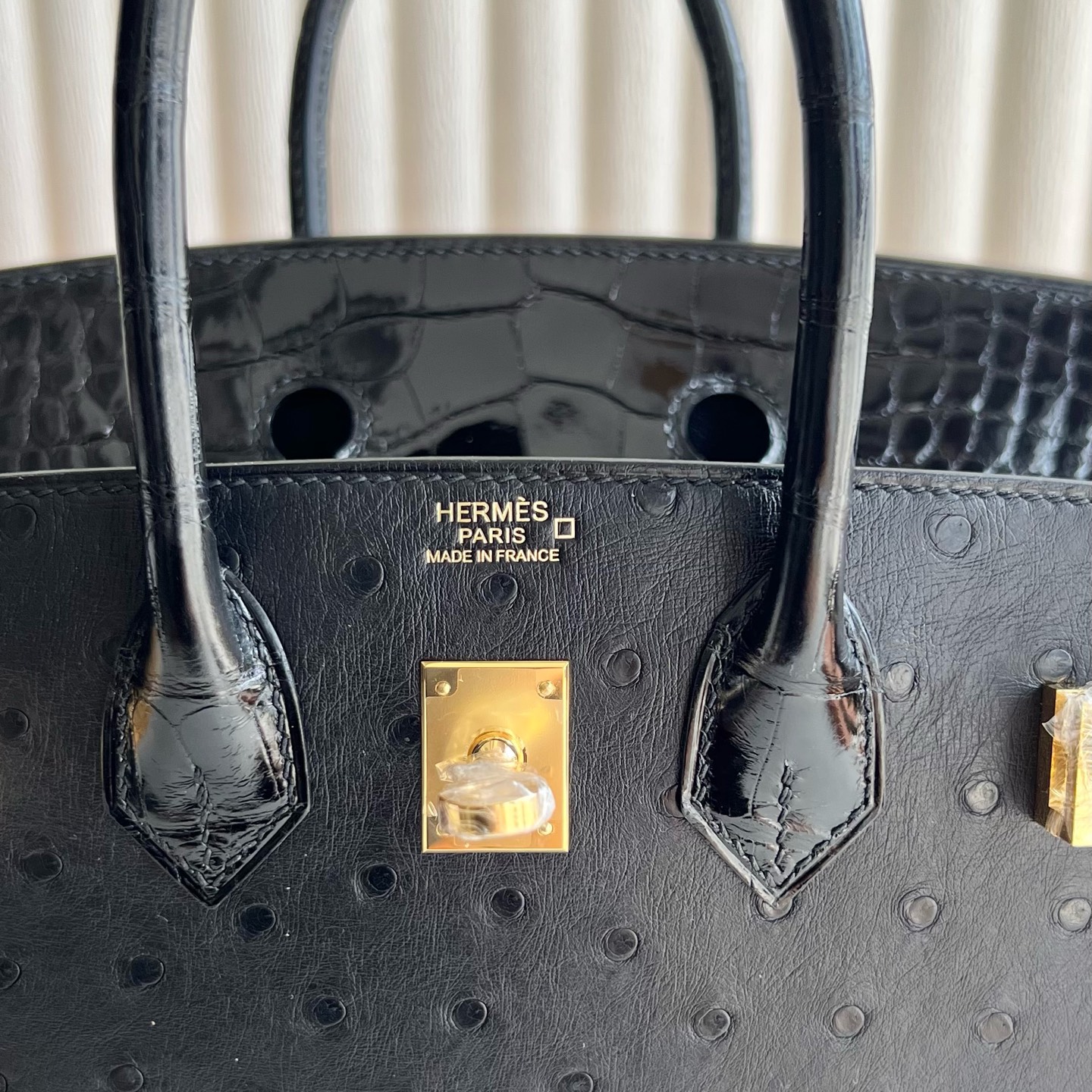 Birkin 25cm Ostrich/Shiny Alligator Crocodile Original KK ostrich leather combined with original HAC crocodile Color: Ck89 black Noir Ghw fully handmade wax stitching Gold buckle customized✈️ - Image 7