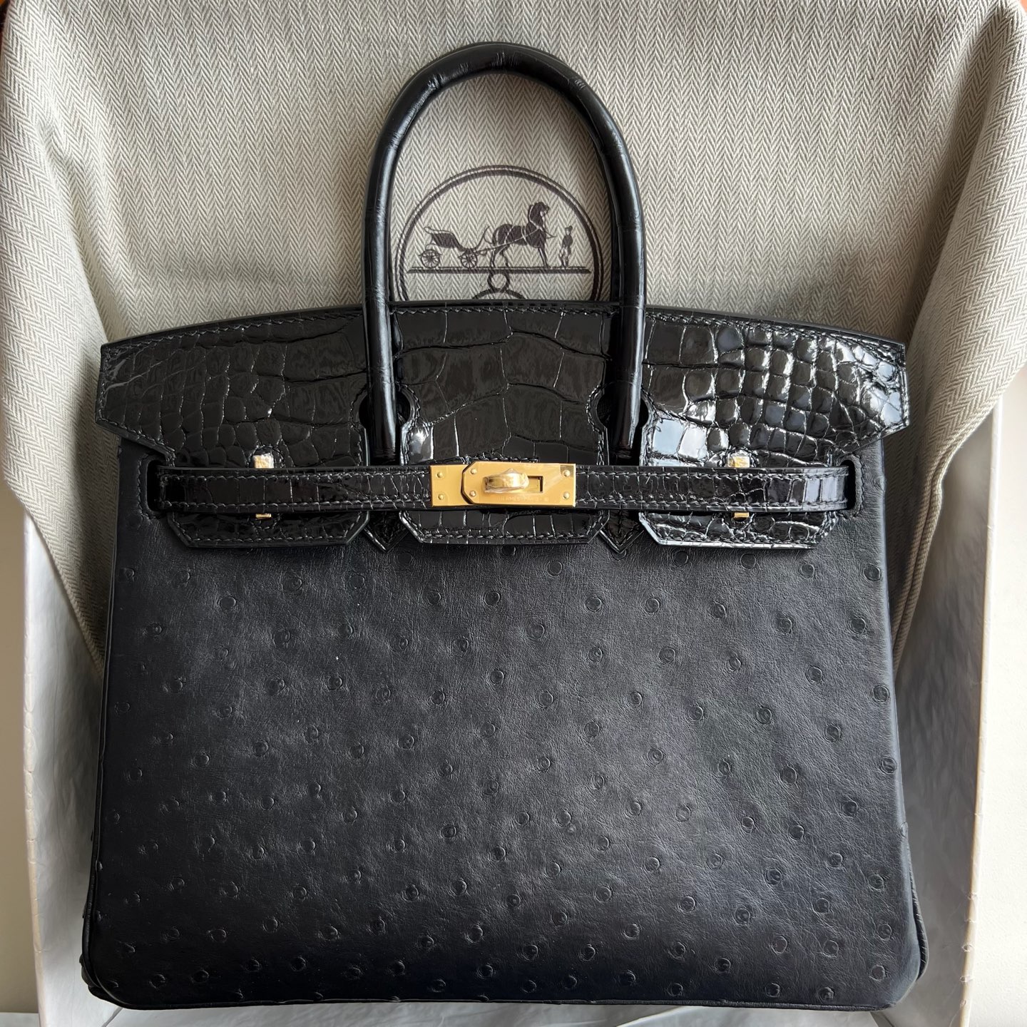 Birkin 25cm Ostrich/Shiny Alligator Crocodile Original KK ostrich leather combined with original HAC crocodile Color: Ck89 black Noir Ghw fully handmade wax stitching Gold buckle customized✈️ - Image 10