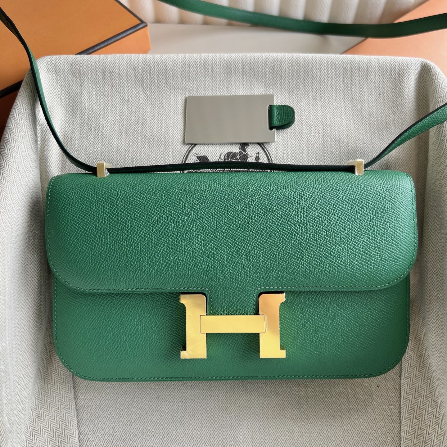 Constance elan 23cm🪞Mirror style Epsom Color: U4 velvet green Ghw fully handmade wax thread sewing Gold buckle customized✈️ - Image 10