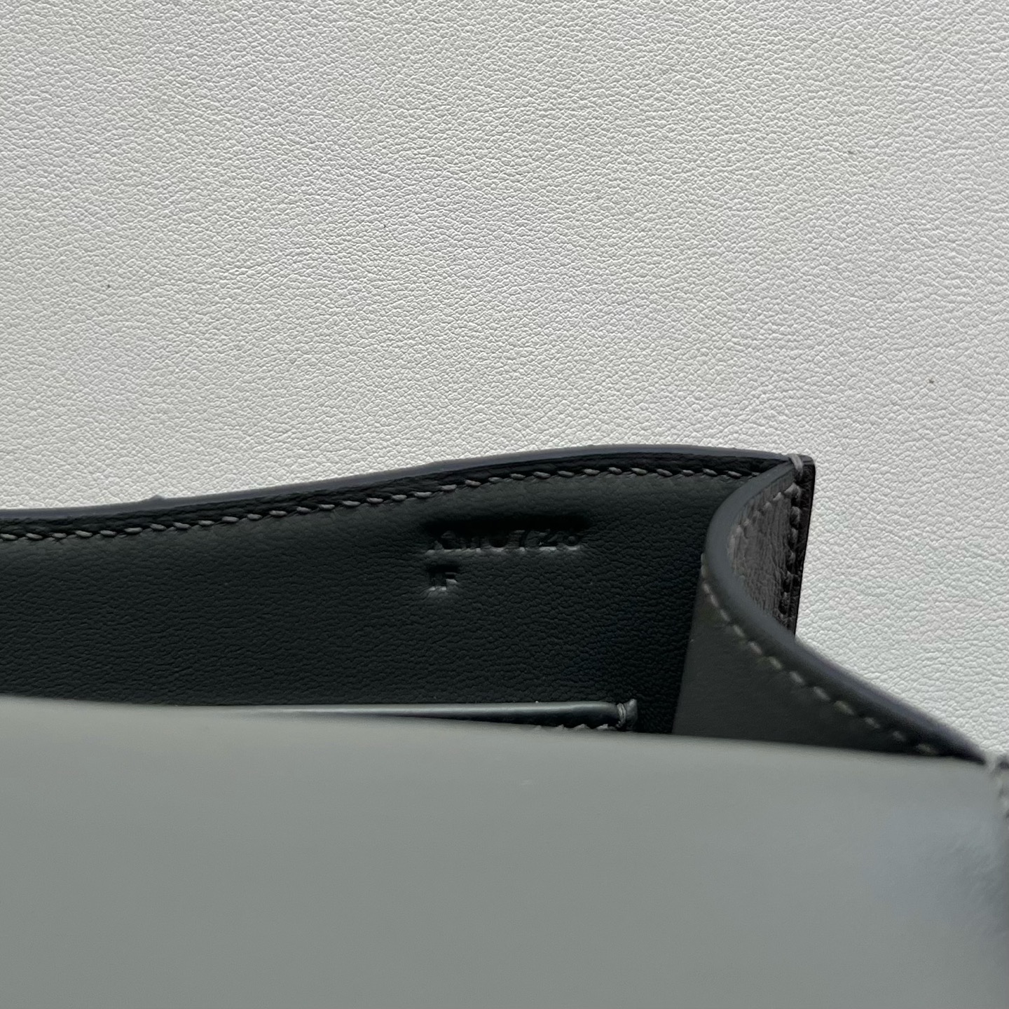 Constance 23cm Elan🪞Mirror Ostrich Color: 0L Cumulonimbus Gray Phw Fully handmade wax stitching Silver buckle customized✈️ - Image 7
