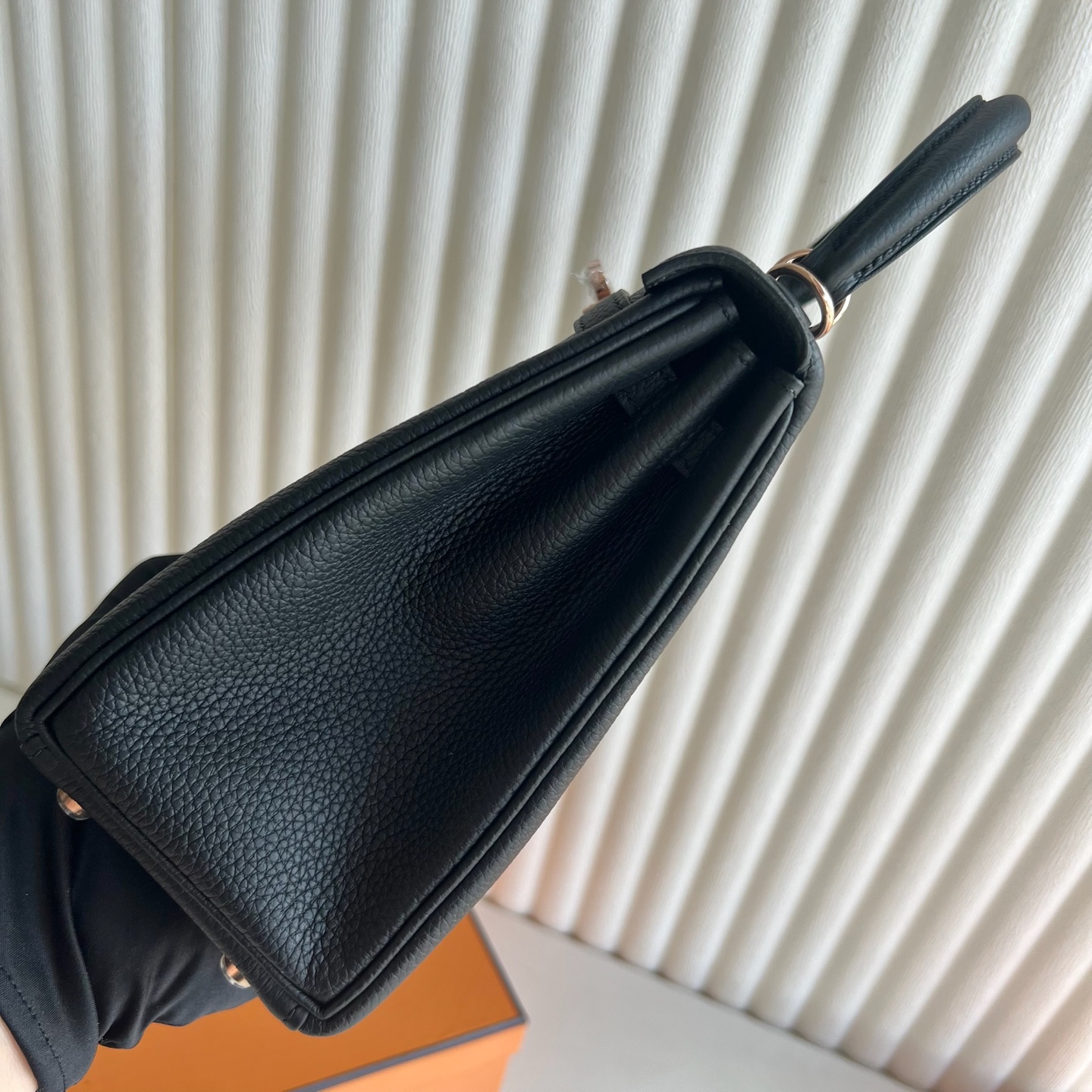 Kelly 25cm Togo original calfskin imported from Germany Color: 89 black Noir Rghw fully handmade wax stitching Rose gold buckle customized✈️ - Image 3