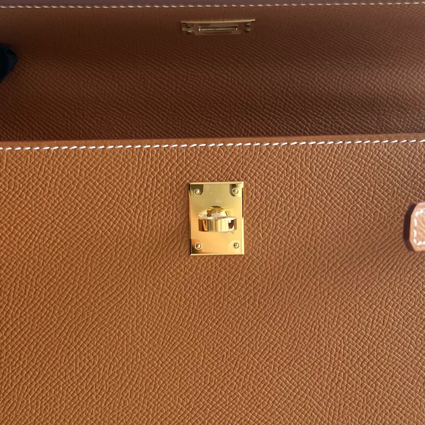 Spot Kelly 25cm Epsom Color: 37 golden brown Gold GHW fully handmade wax stitching Gold buckle Stock - Image 8