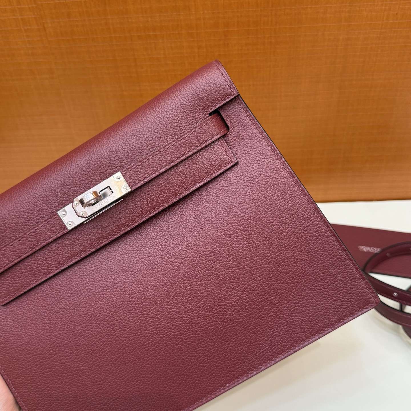 Kelly danse 22cm Evercolor Color: Ck55 Hermès red Rouge H, fully handmade wax stitching Phw customized✈️ - Image 3