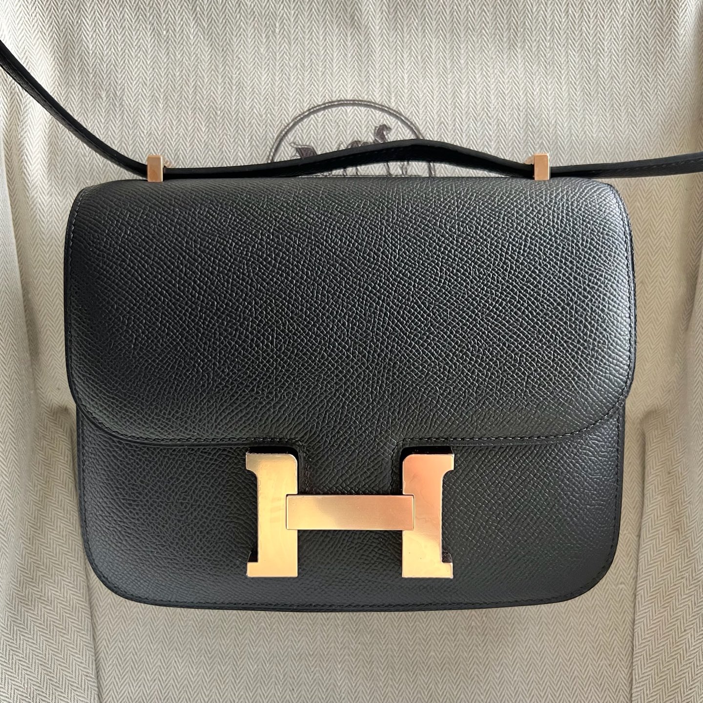 Constance 18cm Epsom Color: 89 black Noir Rghw fully handmade wax stitching Rose gold buckle customized✈️ - Image 10