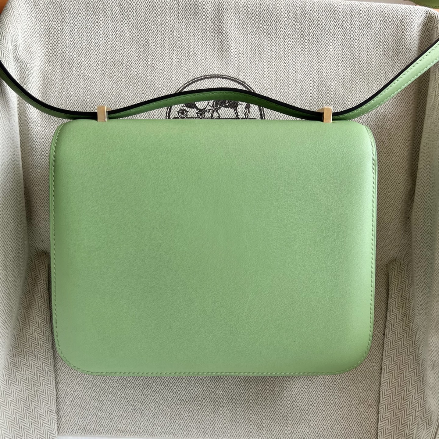 Constance 18cm Swift Color: I3 avocado green, gold buckle, fully hand-sewn with wax thread Ghw customized✈️ - Image 11
