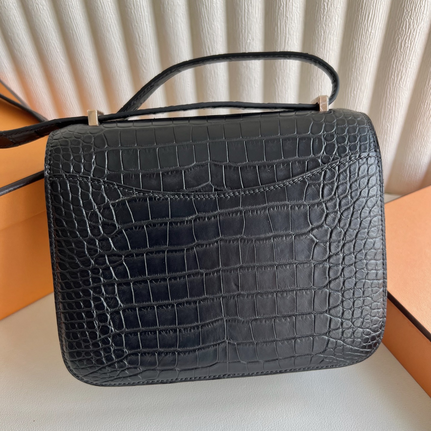 Constance 18cm matte American alligator Matte Alligator Crocodile Color: CD89 black Noir Rghw fully handmade wax stitching Rose gold buckle Stock - Image 4