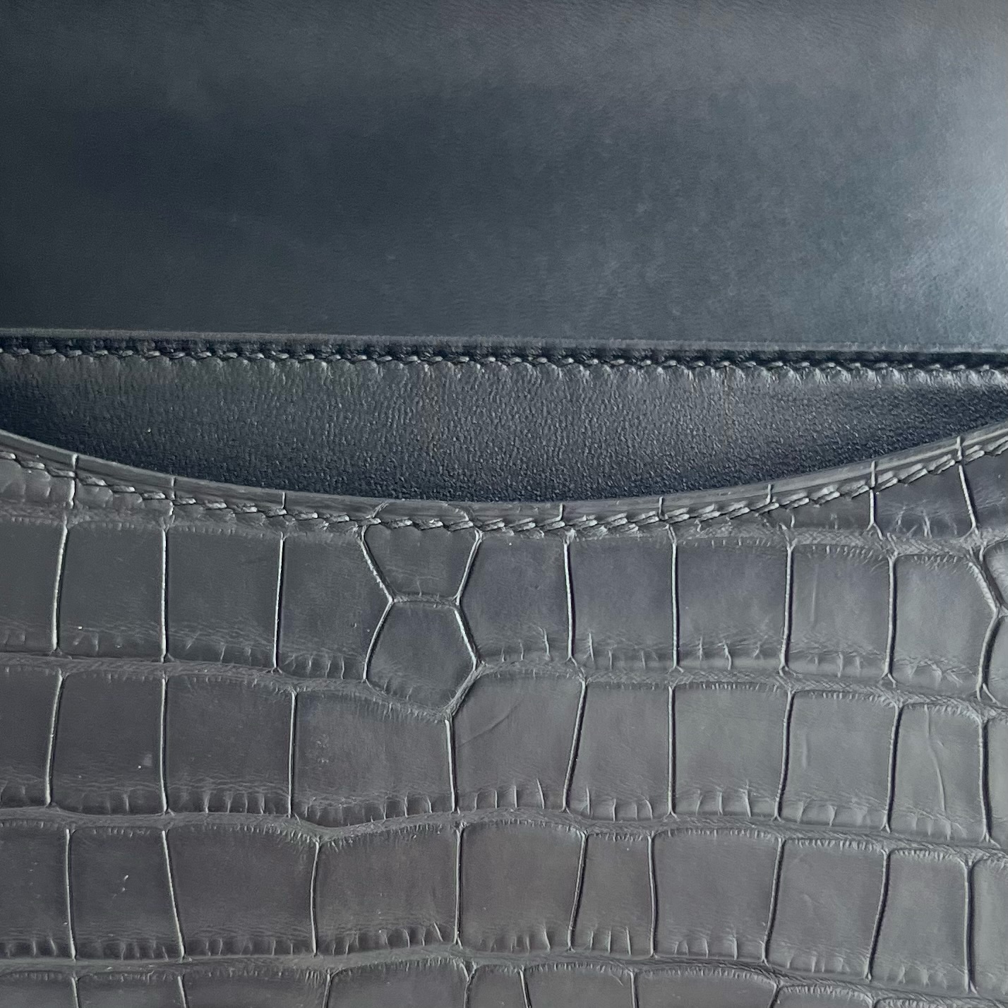 Constance 18cm matte American alligator Matte Alligator Crocodile Color: CD89 black Noir Rghw fully handmade wax stitching Rose gold buckle Stock - Image 8
