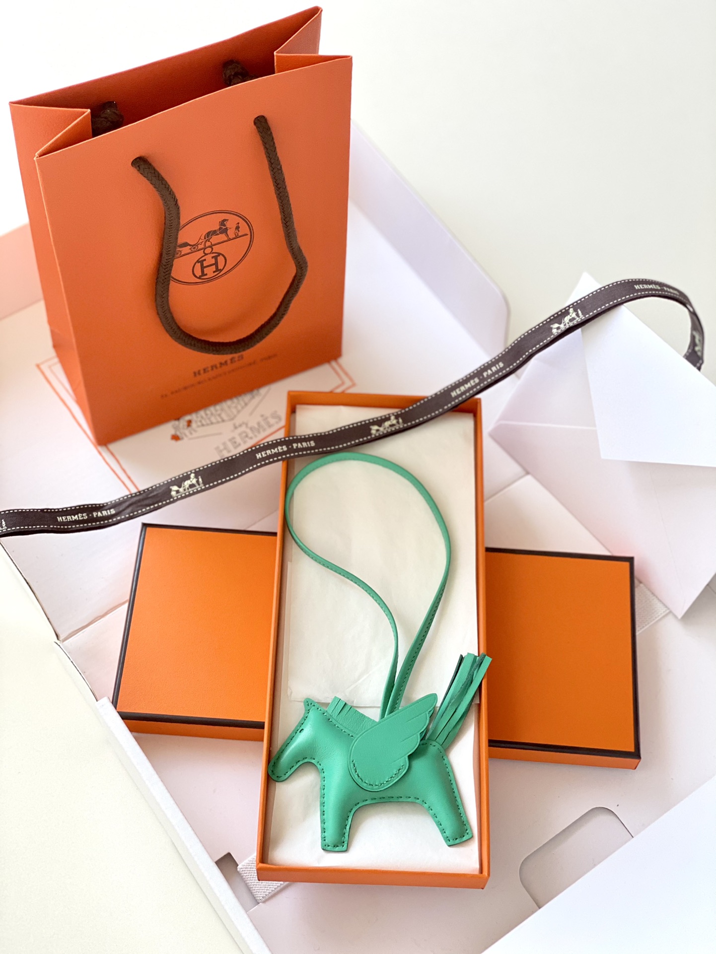 ❷【Single main picture: Solid color Pegasus sheepskin】 Model: XFM-20 Little Pegasus pendant Rodeo Pegase Small Pendant Milo lambskin pendant in the shape of a Pegasus Dimensions: approx - Image 2