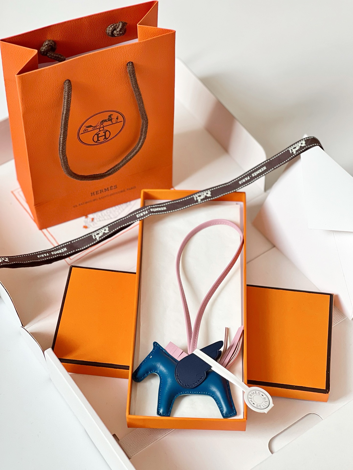 ❹【Single main picture: Color-blocked Pegasus sheepskin】 Model: XFM-20 Little Pegasus pendant Rodeo Pegase Small Pendant Milo lambskin pendant in the shape of a Pegasus Dimensions: approx - Image 3