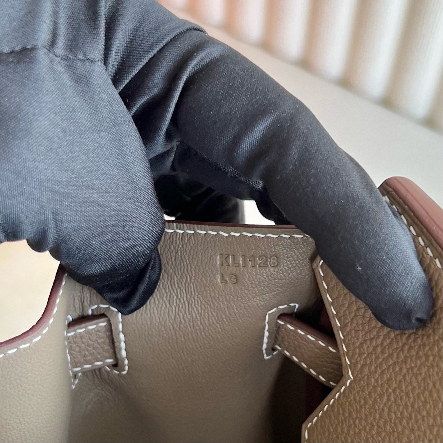 Spot Birkin 30cm Togo original German imported calfskin Color: Ck18 elephant gray Etoupe fully handmade wax stitching Silver buckle Stock - Image 7