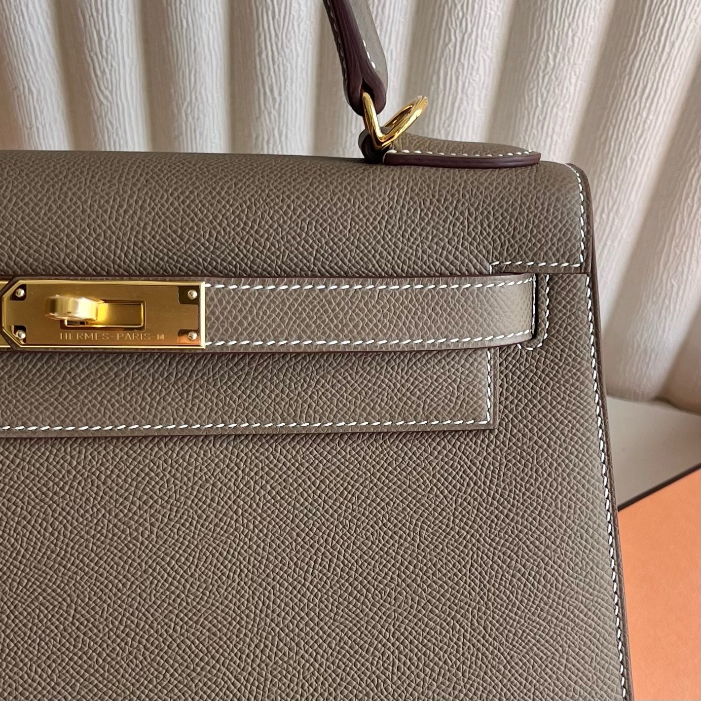 Kelly 28cm Epsom original imported German palm print Color: 18 Elephant Gray Etoupe Fully handmade wax stitching Original hardware hand-engraved gold buckle customized✈️ - Image 2