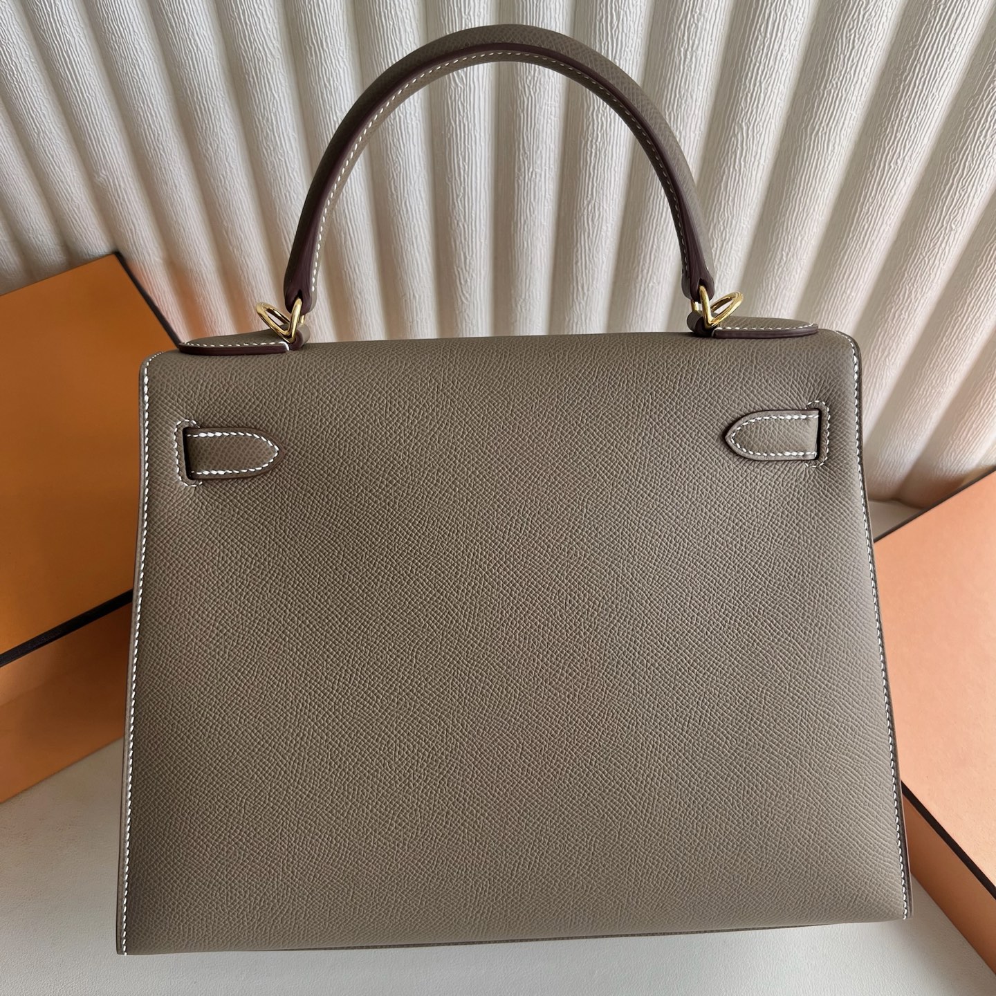 Kelly 28cm Epsom original imported German palm print Color: 18 Elephant Gray Etoupe Fully handmade wax stitching Original hardware hand-engraved gold buckle customized✈️ - Image 4