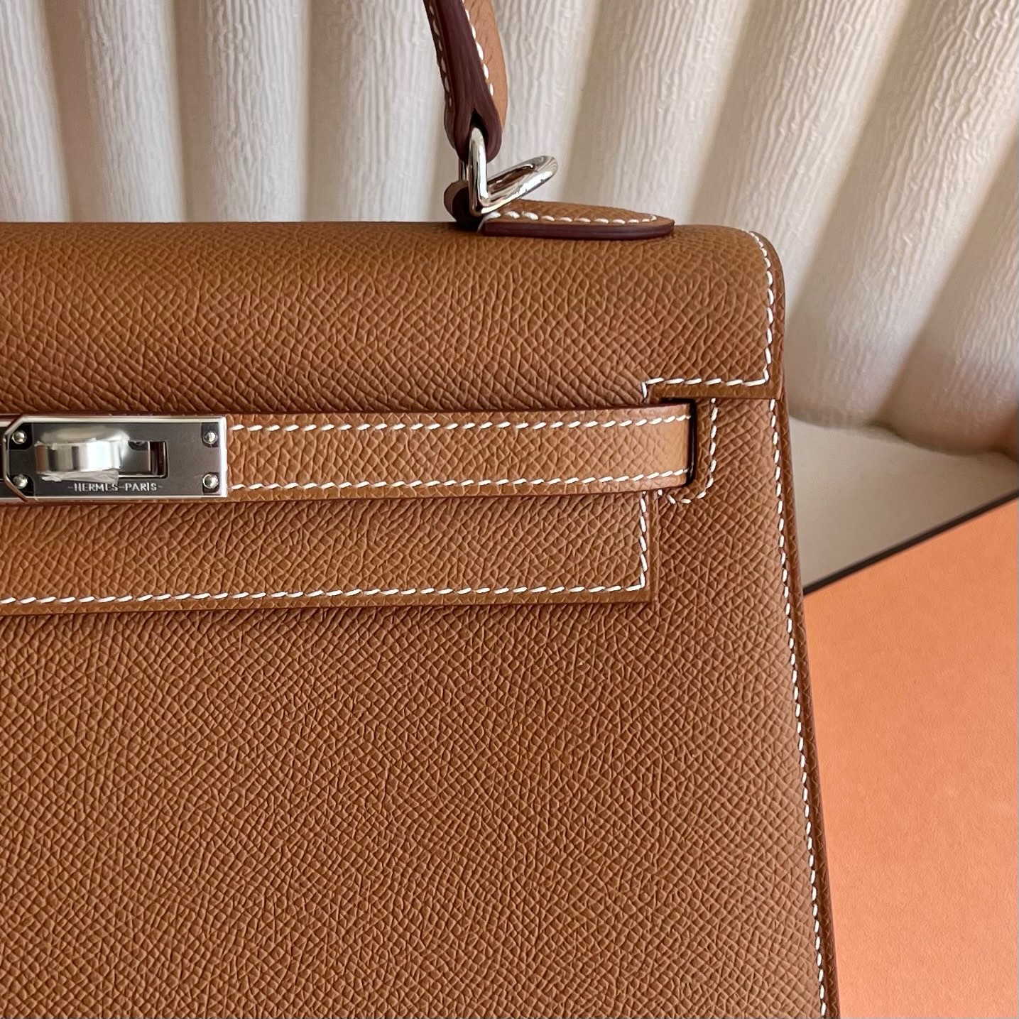 Kelly 25cm Epsom Color: Ck37 golden brown Gold Fully handmade wax thread sewing Original hardware hand-engraved silver buckle customized✈️ - Image 2