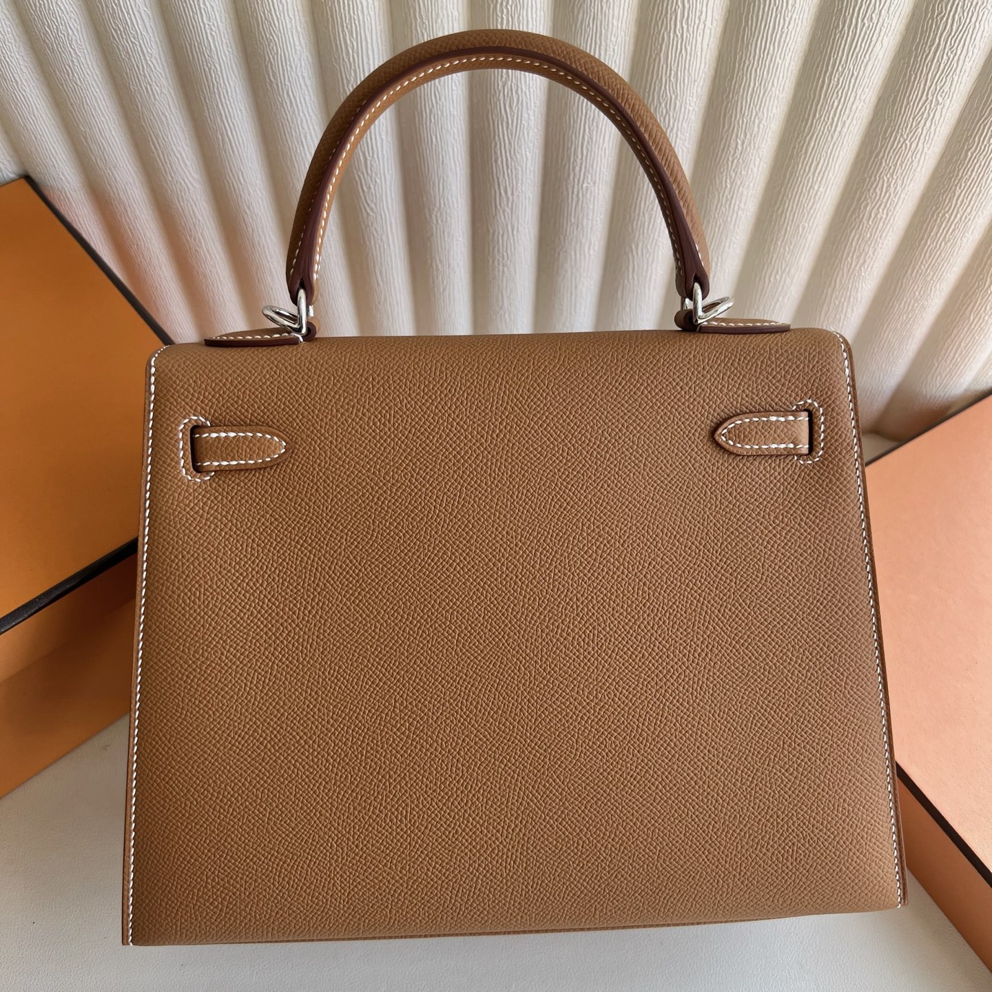 Kelly 25cm Epsom Color: Ck37 golden brown Gold Fully handmade wax thread sewing Original hardware hand-engraved silver buckle customized✈️ - Image 4