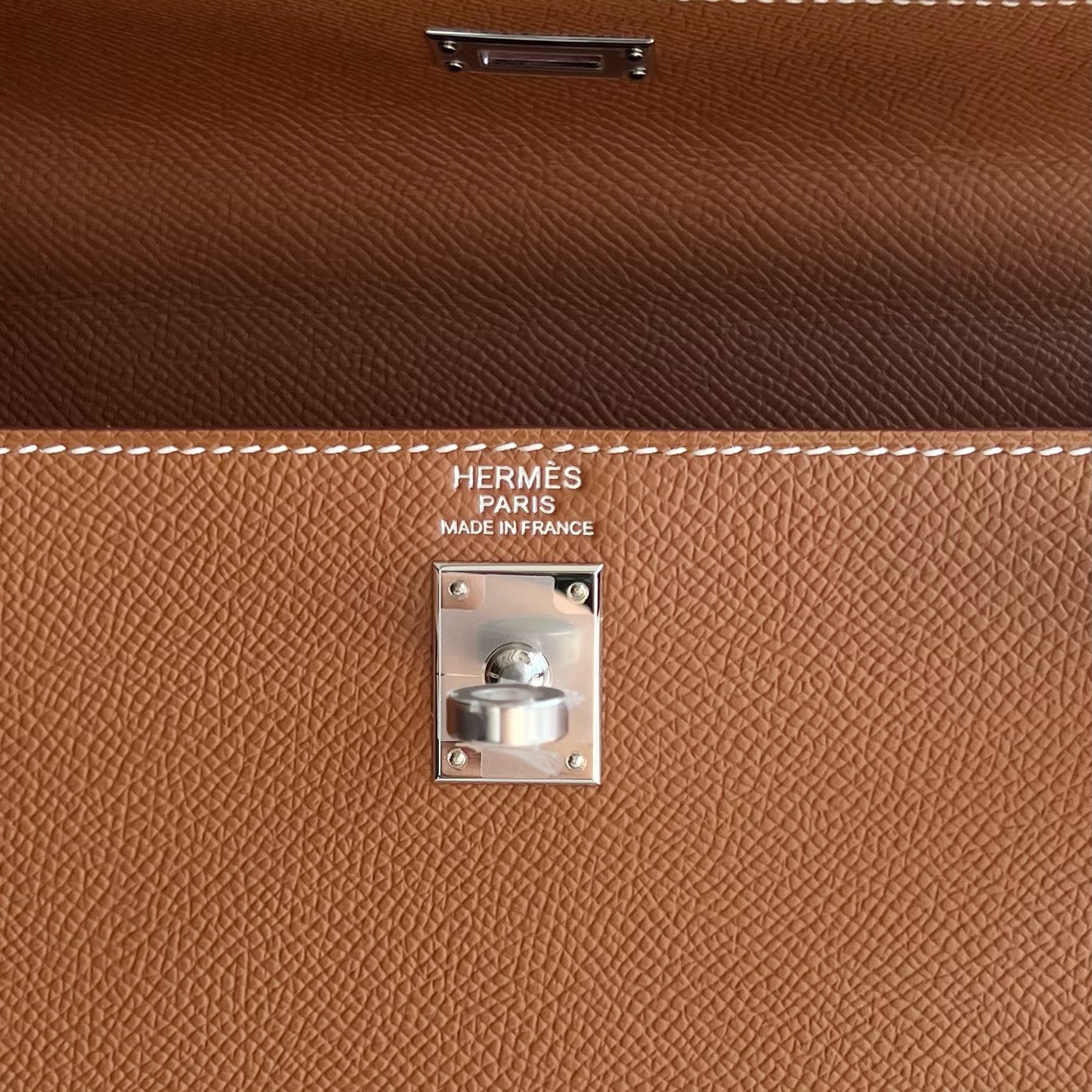 Kelly 25cm Epsom Color: Ck37 golden brown Gold Fully handmade wax thread sewing Original hardware hand-engraved silver buckle customized✈️ - Image 7