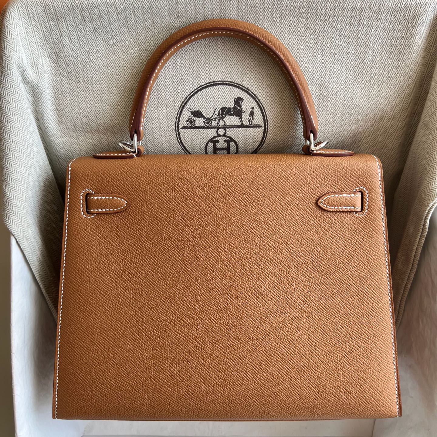 Kelly 25cm Epsom Color: Ck37 golden brown Gold Fully handmade wax thread sewing Original hardware hand-engraved silver buckle customized✈️ - Image 12