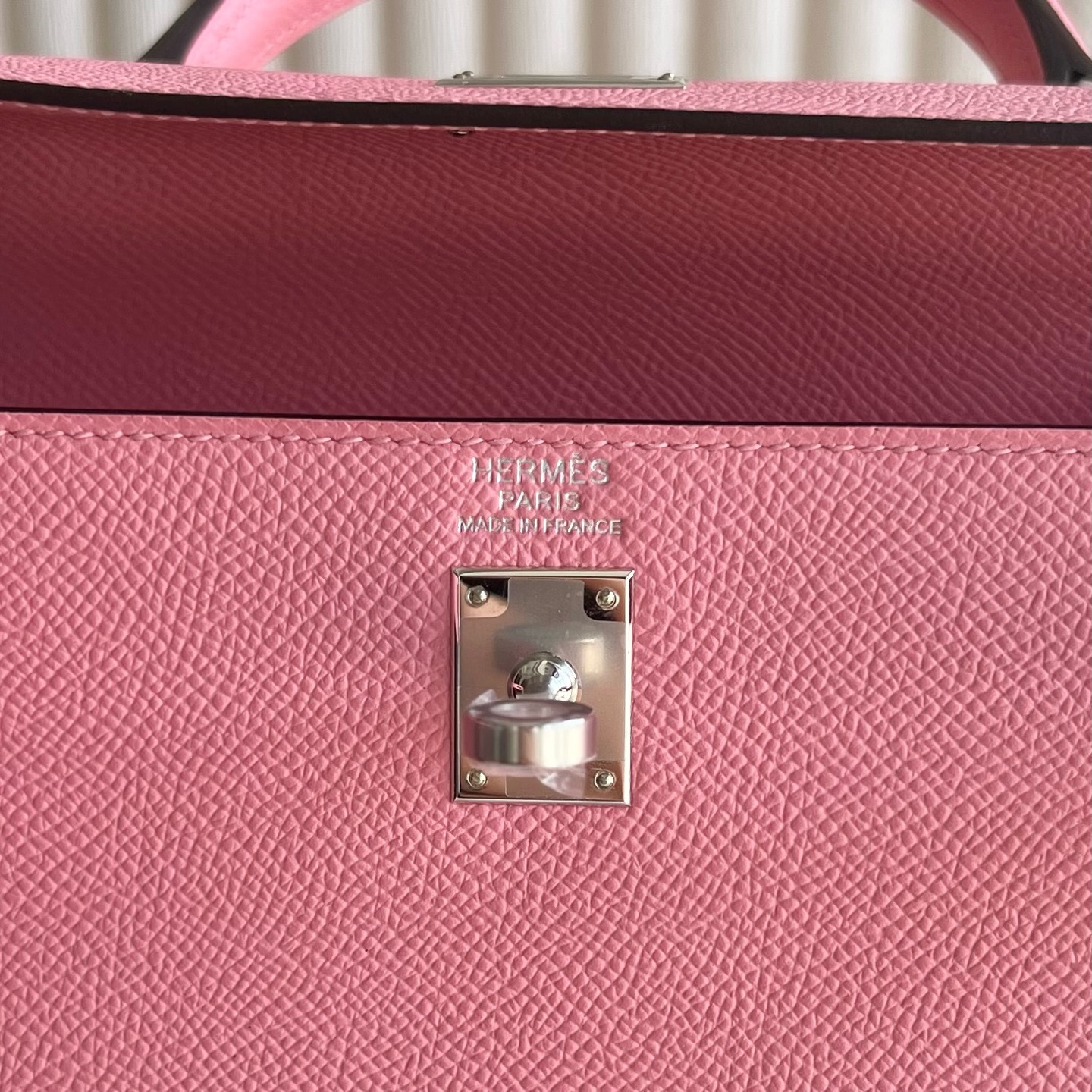 Kelly 25cm Epsom Color: 1Q Milkshake Powder Rose Confetti Fully handmade wax stitching Original hardware hand-engraved silver buckle customized✈️ - Image 4