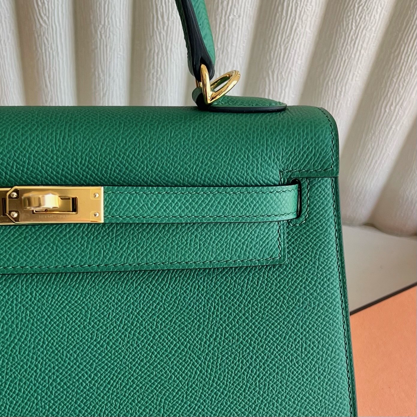 Kelly 25cm Epsom Color: U4 velvet green U4 Vert vertigo fully handmade wax thread sewing Original hardware hand-engraved gold buckle customized✈️ - Image 2