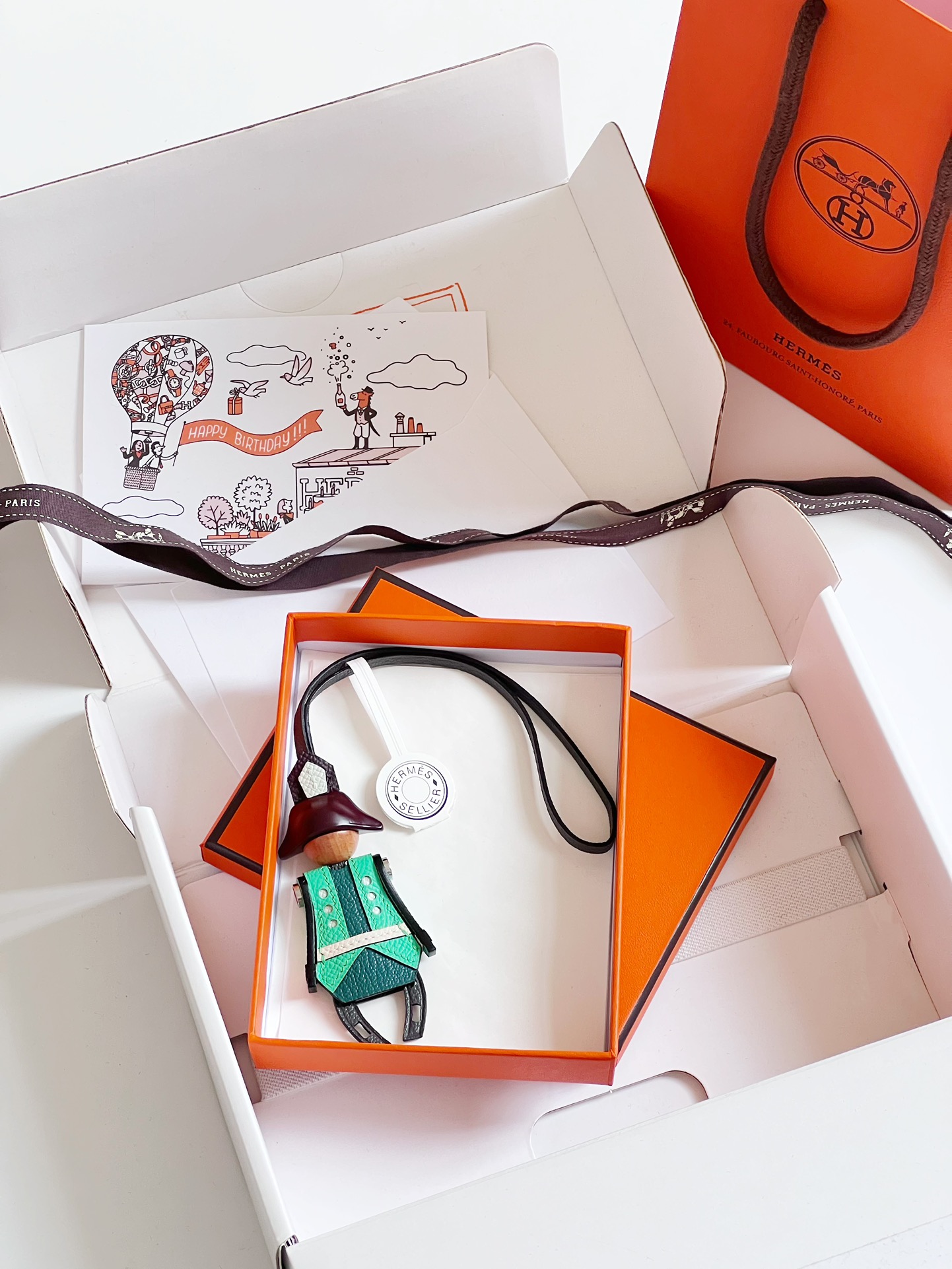 ❶【Single main picture: Qishi pendant】 Epsom calfskin and Mysore goatskin -lanyard Dimensions: length 10×width 4×thickness 1.2cm Lanyard length: 16.7cm - Image 2