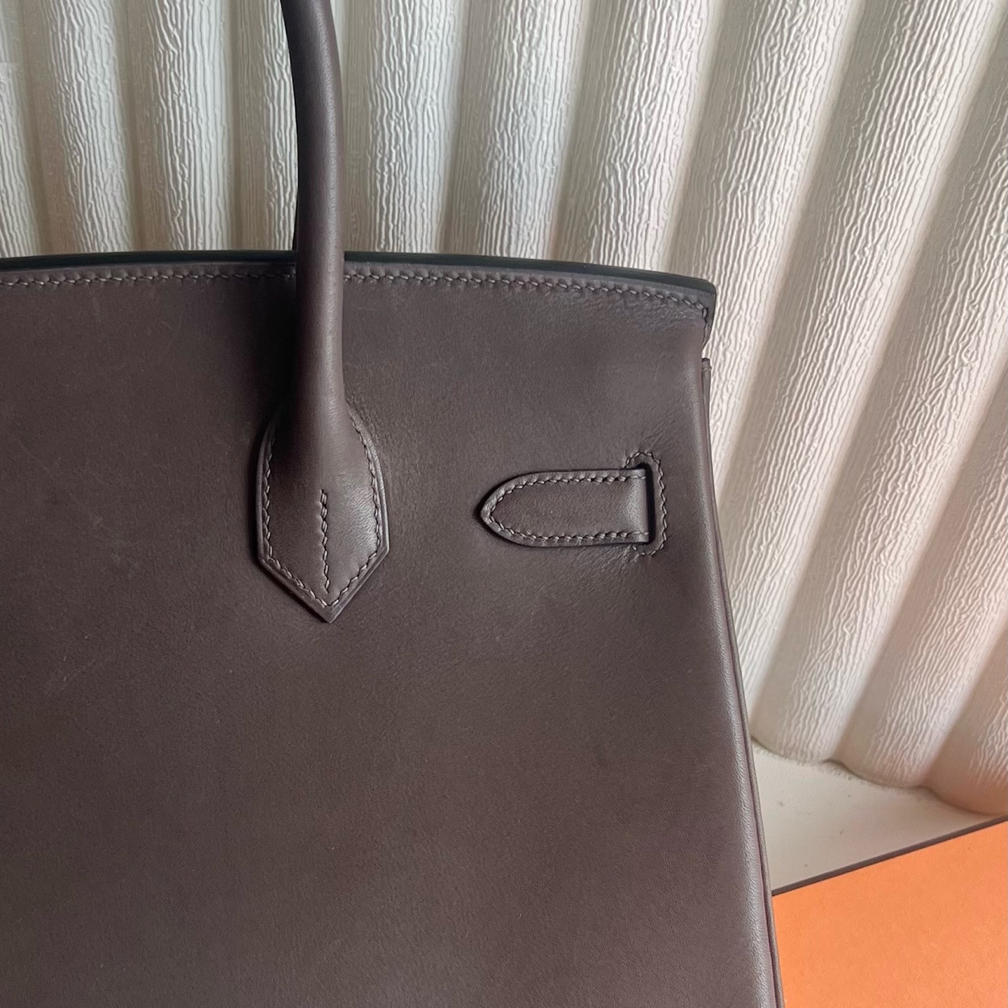 Birkin 30cm Barenia Hass plain saddle leather Color: Ck46 ebony color Ebene fully handmade wax stitching Original hardware hand-engraved Gold buckle customized✈️ - Image 6