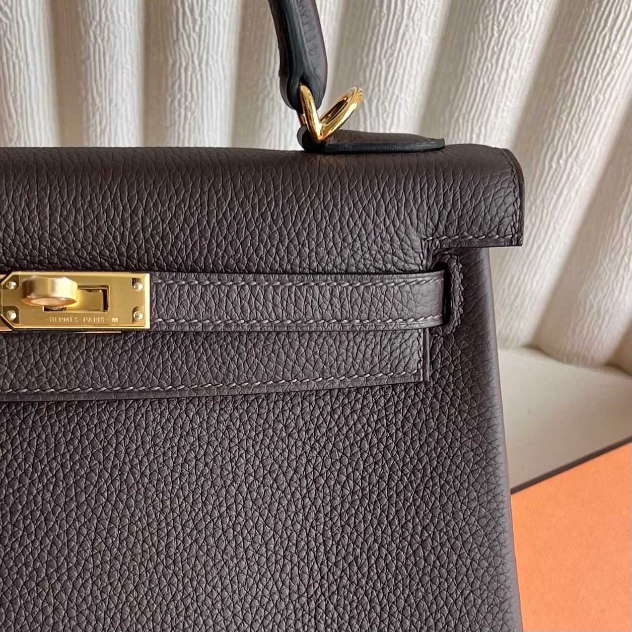 Kelly 25cm Togo original calfskin imported from Germany Color: 47 Chocolate Chocolate color Fully handmade wax thread sewing Gold buckle customized✈️ - Image 2