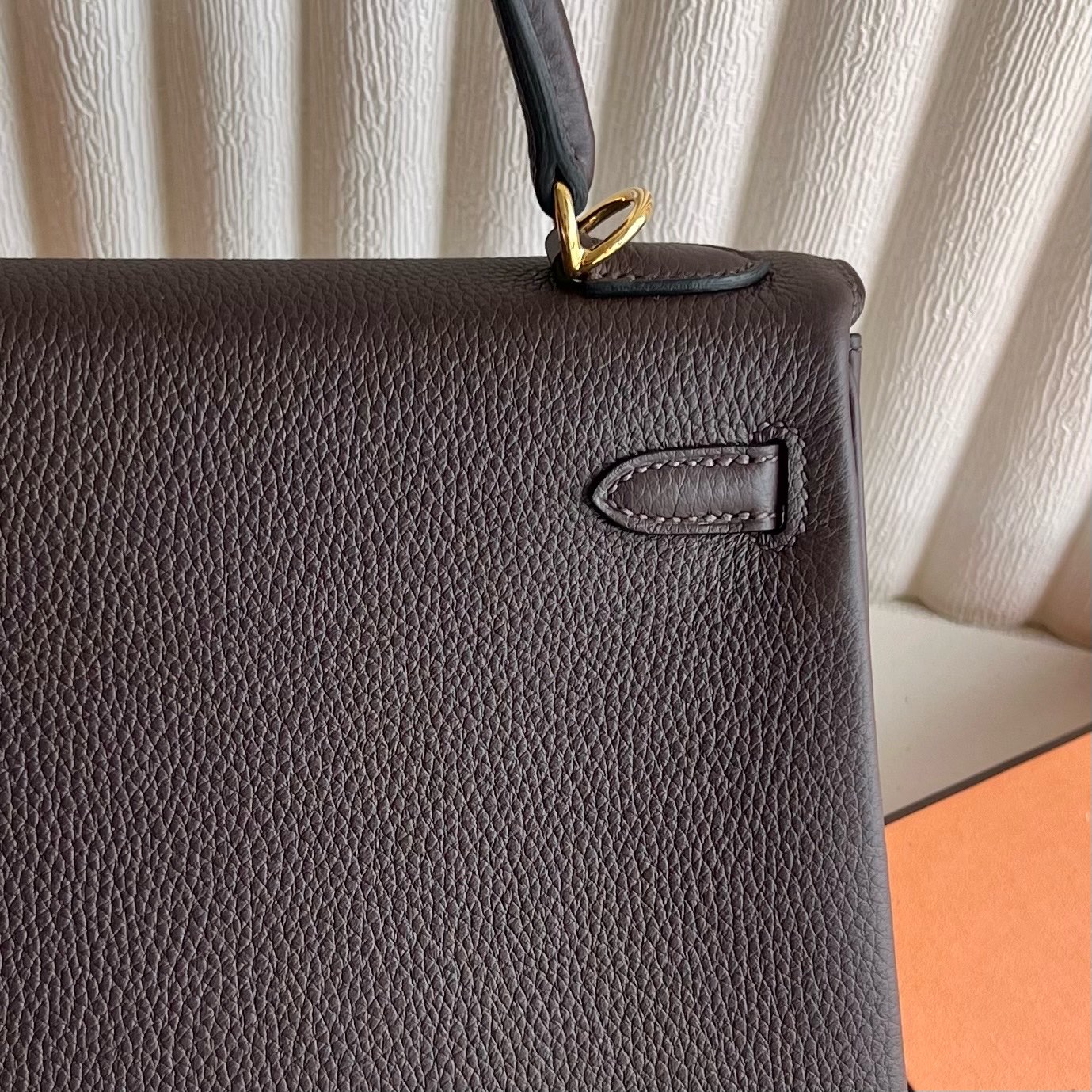 Kelly 25cm Togo original calfskin imported from Germany Color: 47 Chocolate Chocolate color Fully handmade wax thread sewing Gold buckle customized✈️ - Image 5