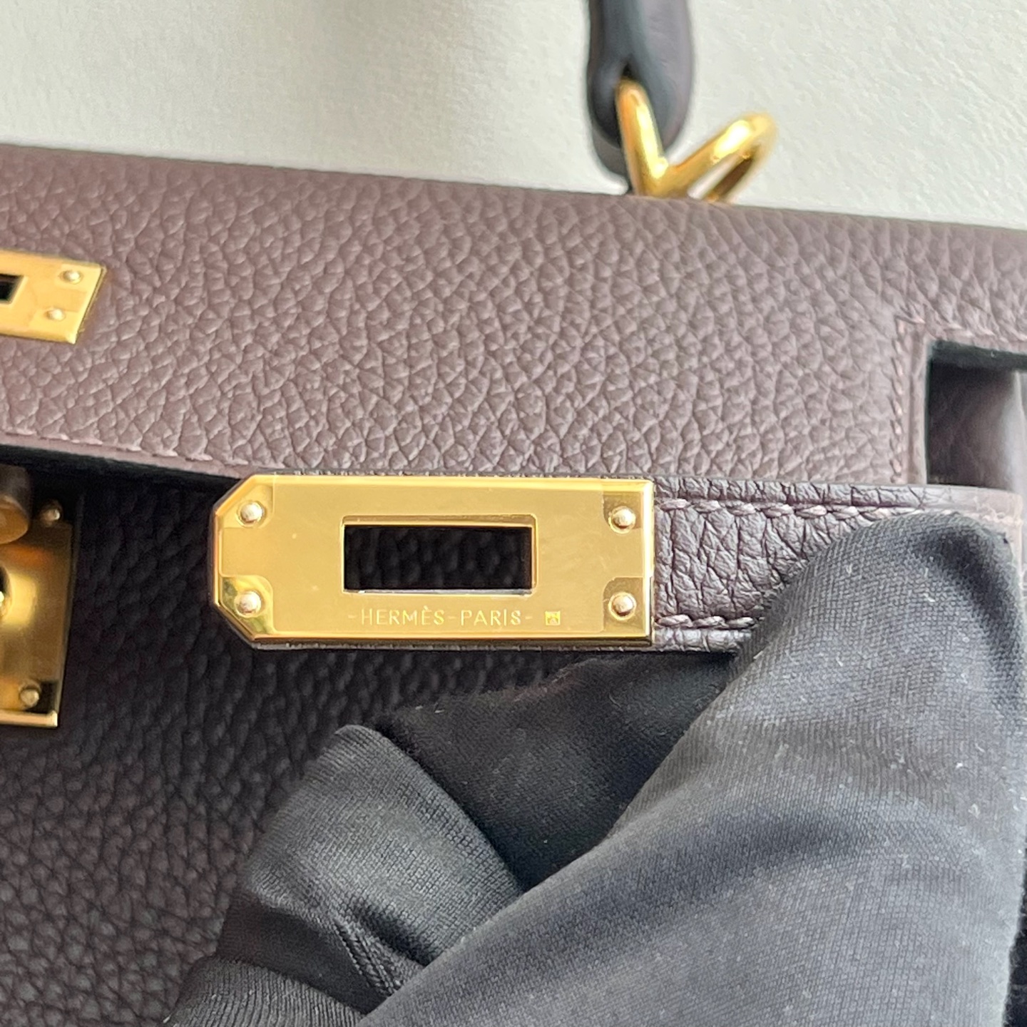 Kelly 25cm Togo original calfskin imported from Germany Color: 47 Chocolate Chocolate color Fully handmade wax thread sewing Gold buckle customized✈️ - Image 8