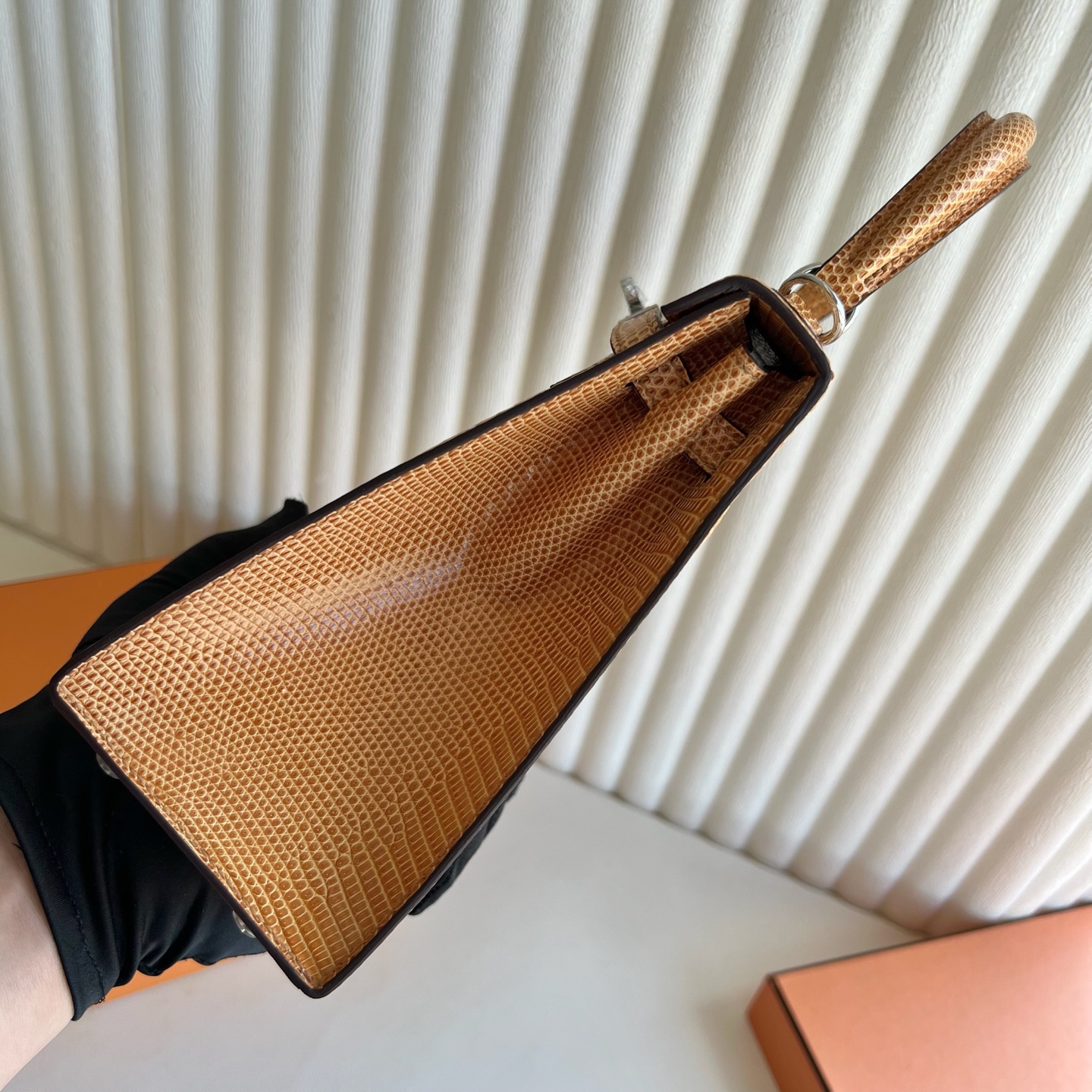 Freshly baked Kelly 25cm Lizard imported lizard skin Color: 2S sesame color, silver buckle, fully handmade wax stitching Phw Stock - Image 3