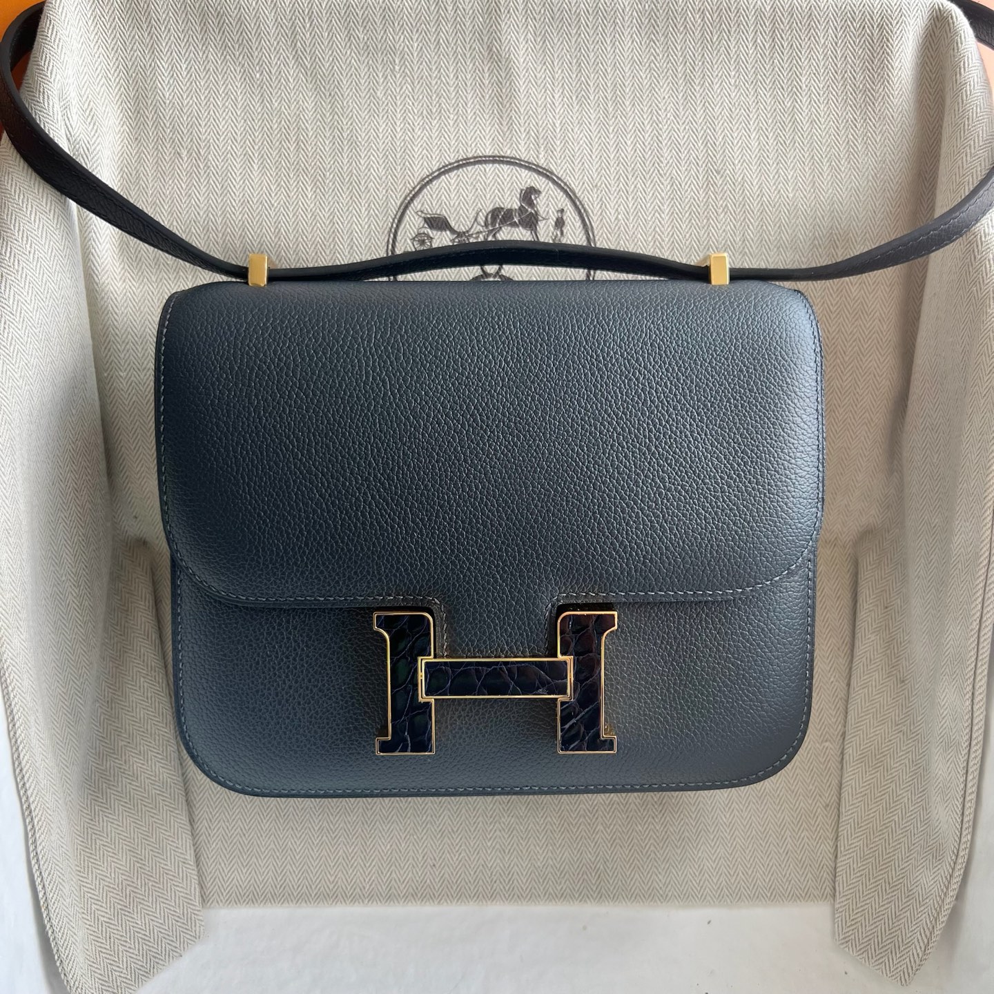 Constance 18cm Evercolor Color: 3Y navy blue, all handmade wax stitching Customized✈️ - Image 10