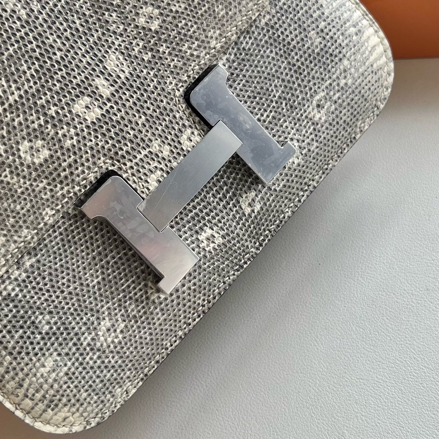 Constance 18cm Lizard original imported lizard skin Color: 1B natural ombre handmade wax thread sewing Silver buckle customized✈️ - Image 2