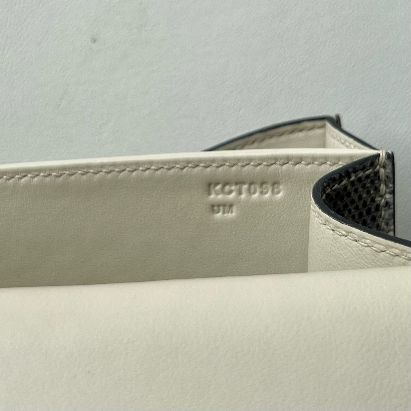 Constance 18cm Lizard original imported lizard skin Color: 1B natural ombre handmade wax thread sewing Silver buckle customized✈️ - Image 8