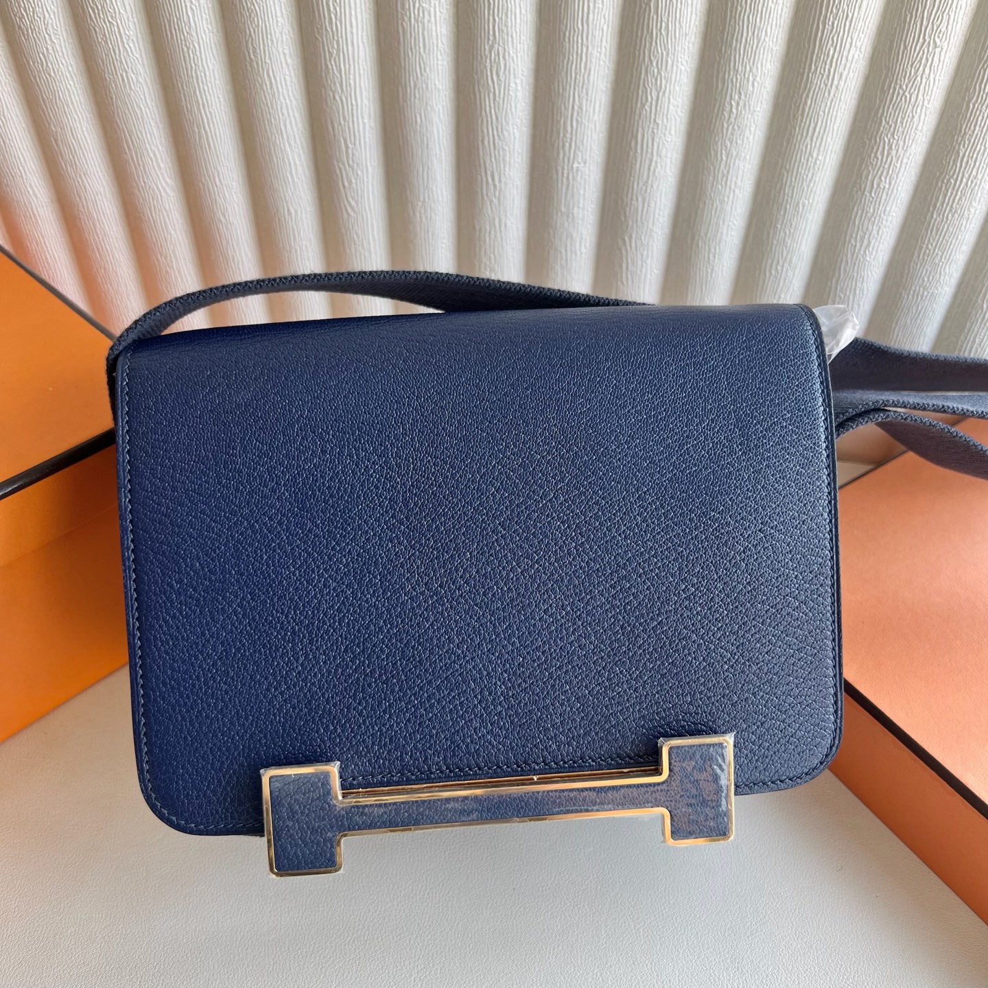 Geta 20cm Chever imported goatskin Color: 73 Sapphire Blue Sapphire Fully handmade wax stitching Gold buckle customized