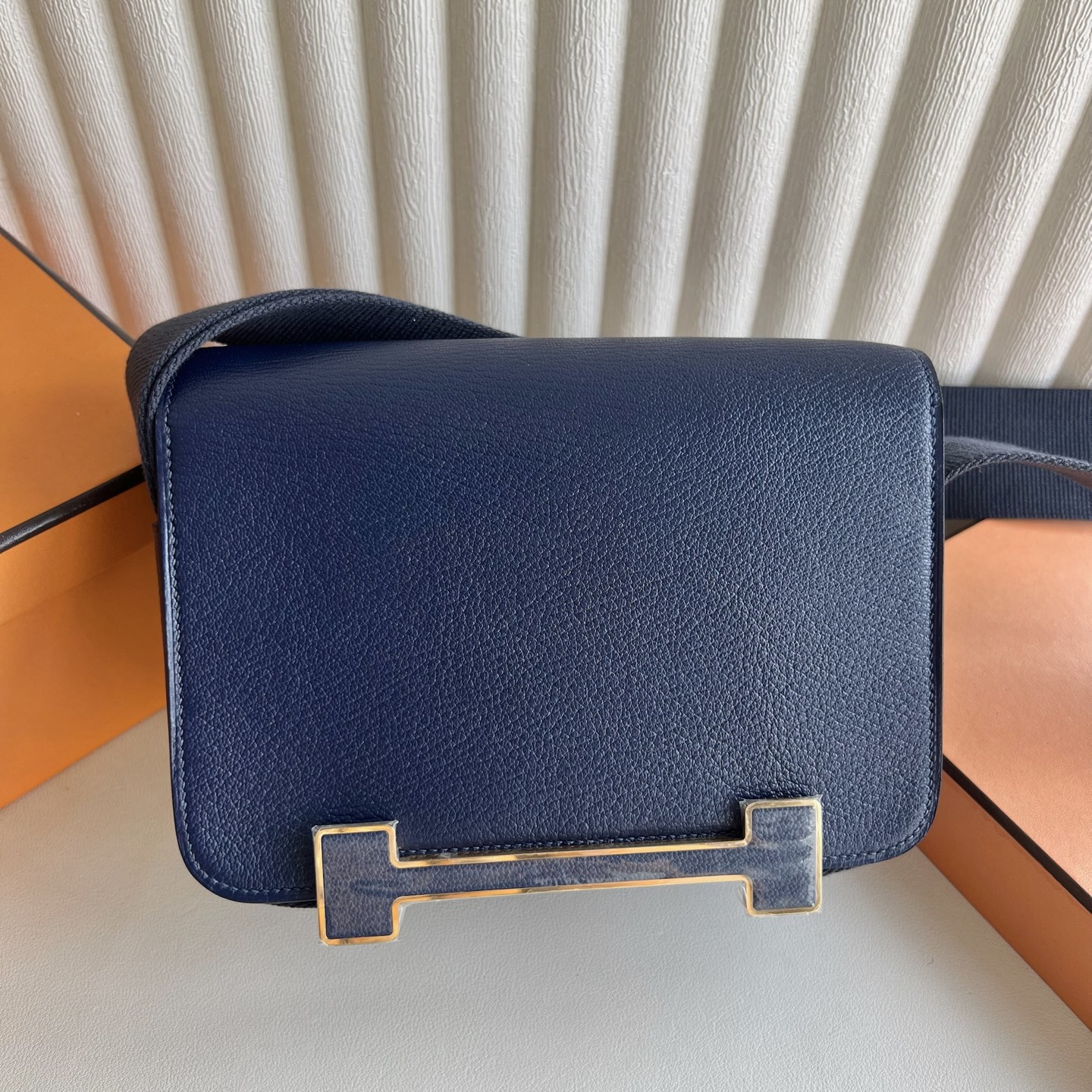 Geta 20cm Chever imported goatskin Color: 73 Sapphire Blue Sapphire Fully handmade wax stitching Gold buckle customized - Image 4