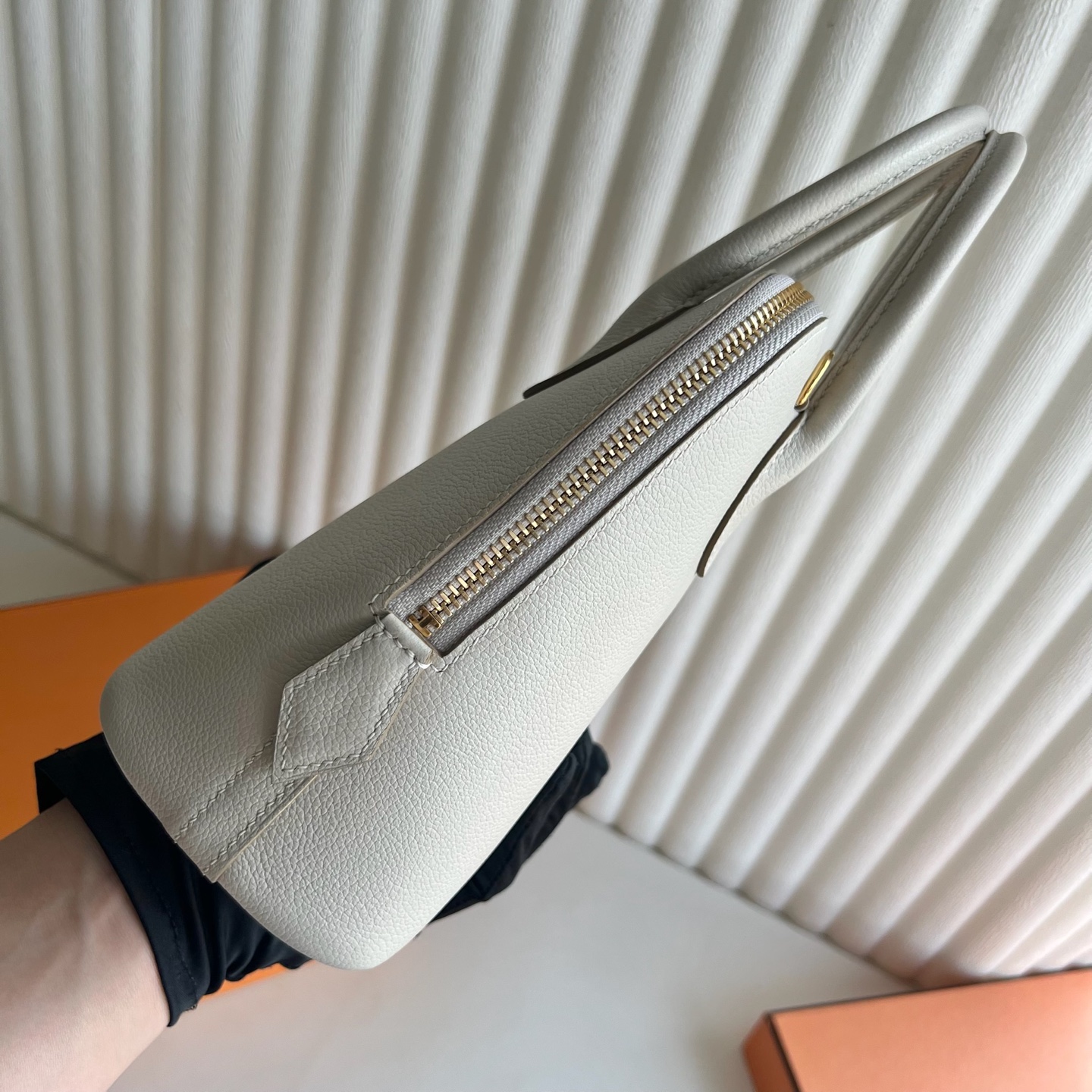 Bolide 25cm Evercolor original imported German palm print Color: 8L glacier white Beton, fully handmade wax stitching Gold buckle customized✈️ - Image 3