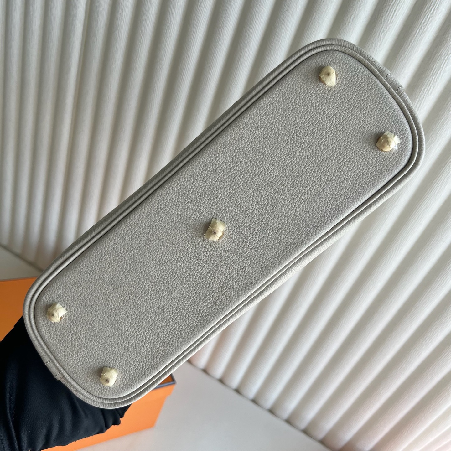 Bolide 25cm Evercolor original imported German palm print Color: 8L glacier white Beton, fully handmade wax stitching Gold buckle customized✈️ - Image 10