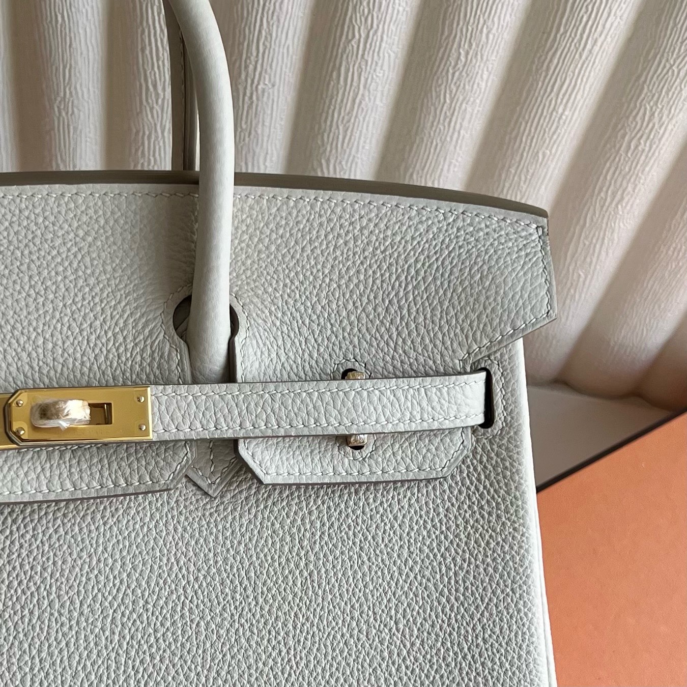 Birkin 25cm Togo original calfskin imported from Germany Color: Ck10 milkshake white Craie fully handmade wax stitching Original hardware hand-engraved Gold buckle customized✈️ - Image 2