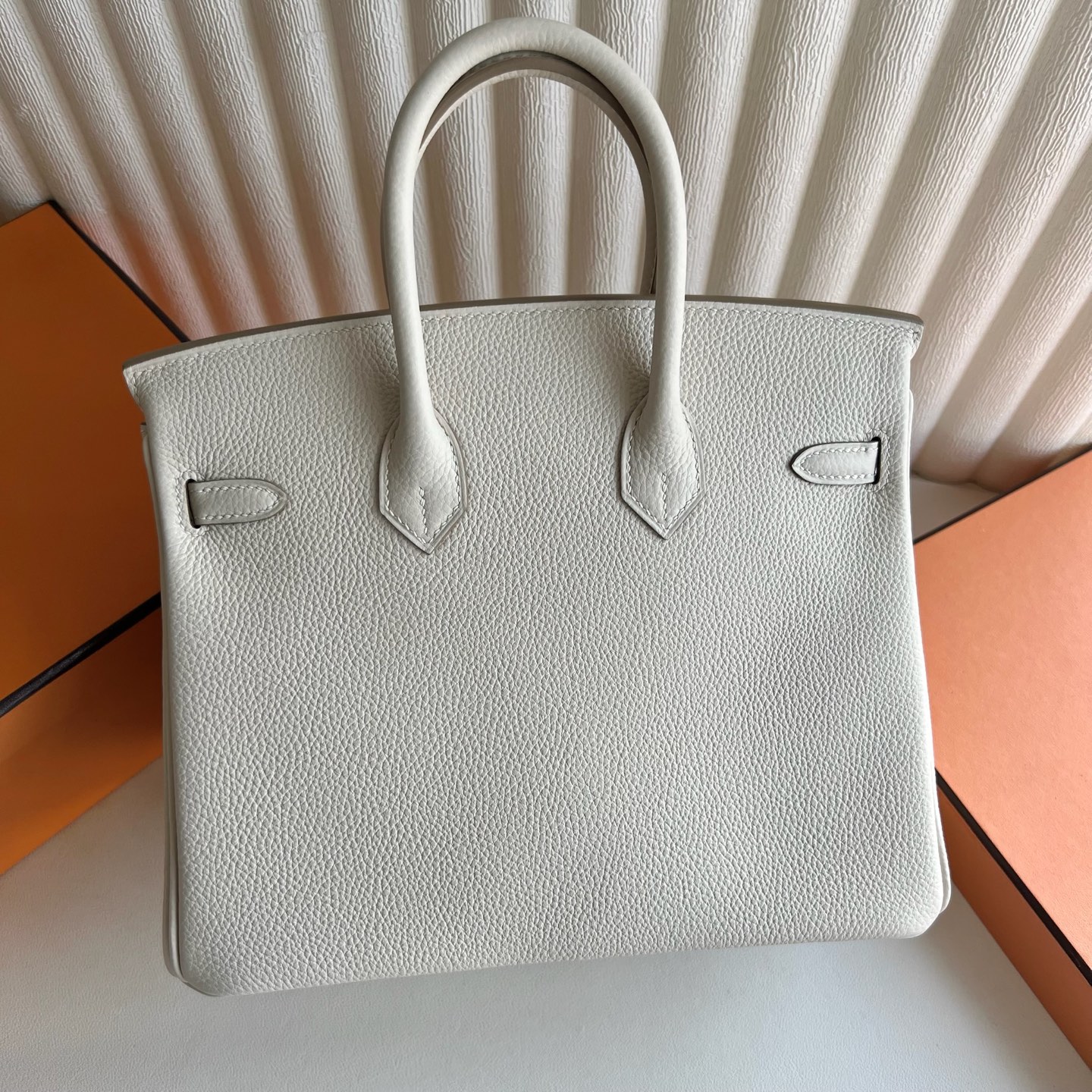 Birkin 25cm Togo original calfskin imported from Germany Color: Ck10 milkshake white Craie fully handmade wax stitching Original hardware hand-engraved Gold buckle customized✈️ - Image 4
