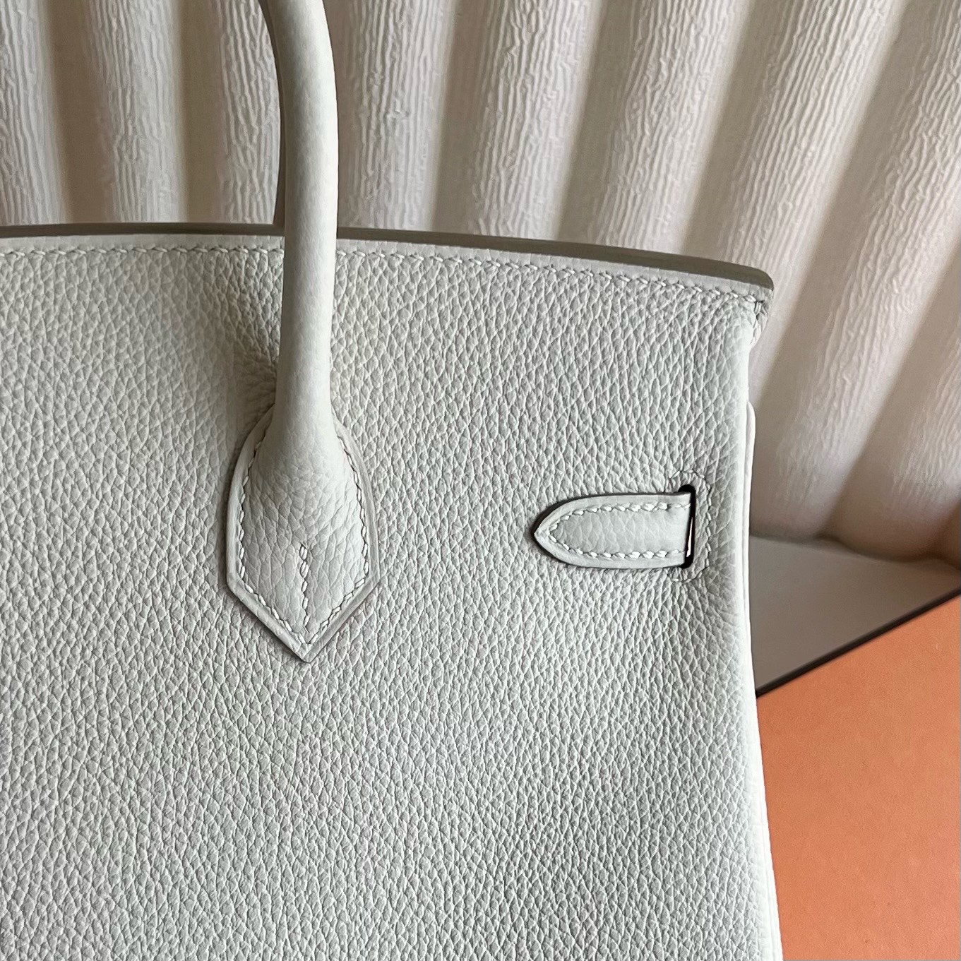 Birkin 25cm Togo original calfskin imported from Germany Color: Ck10 milkshake white Craie fully handmade wax stitching Original hardware hand-engraved Gold buckle customized✈️ - Image 5